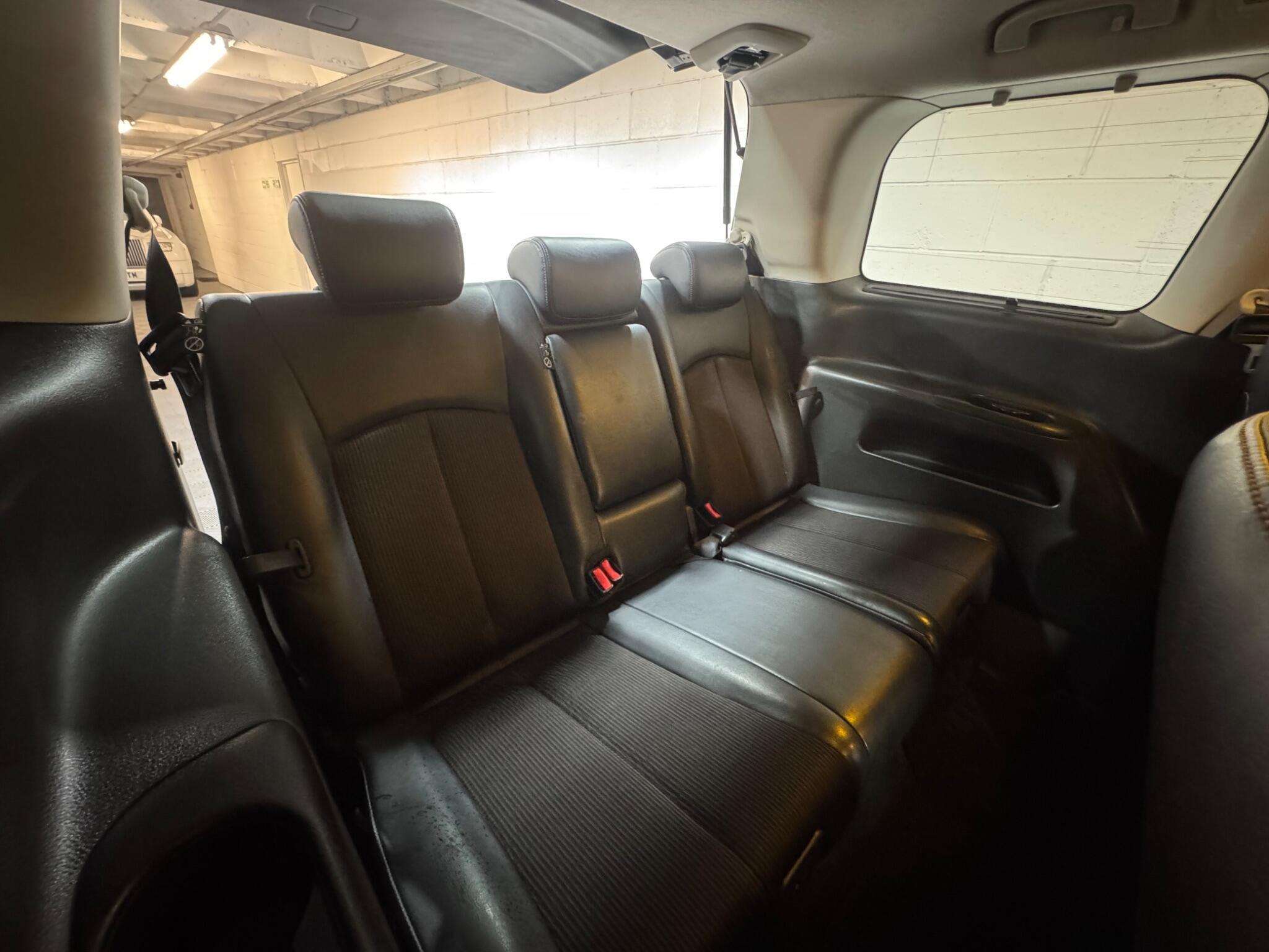 Nissan Elgrand - Image 12