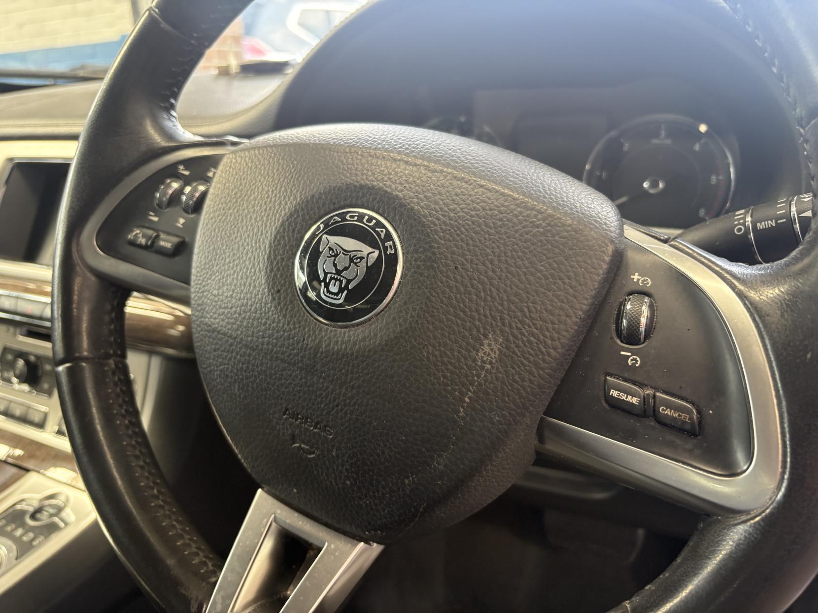 Jaguar XF - Image 15