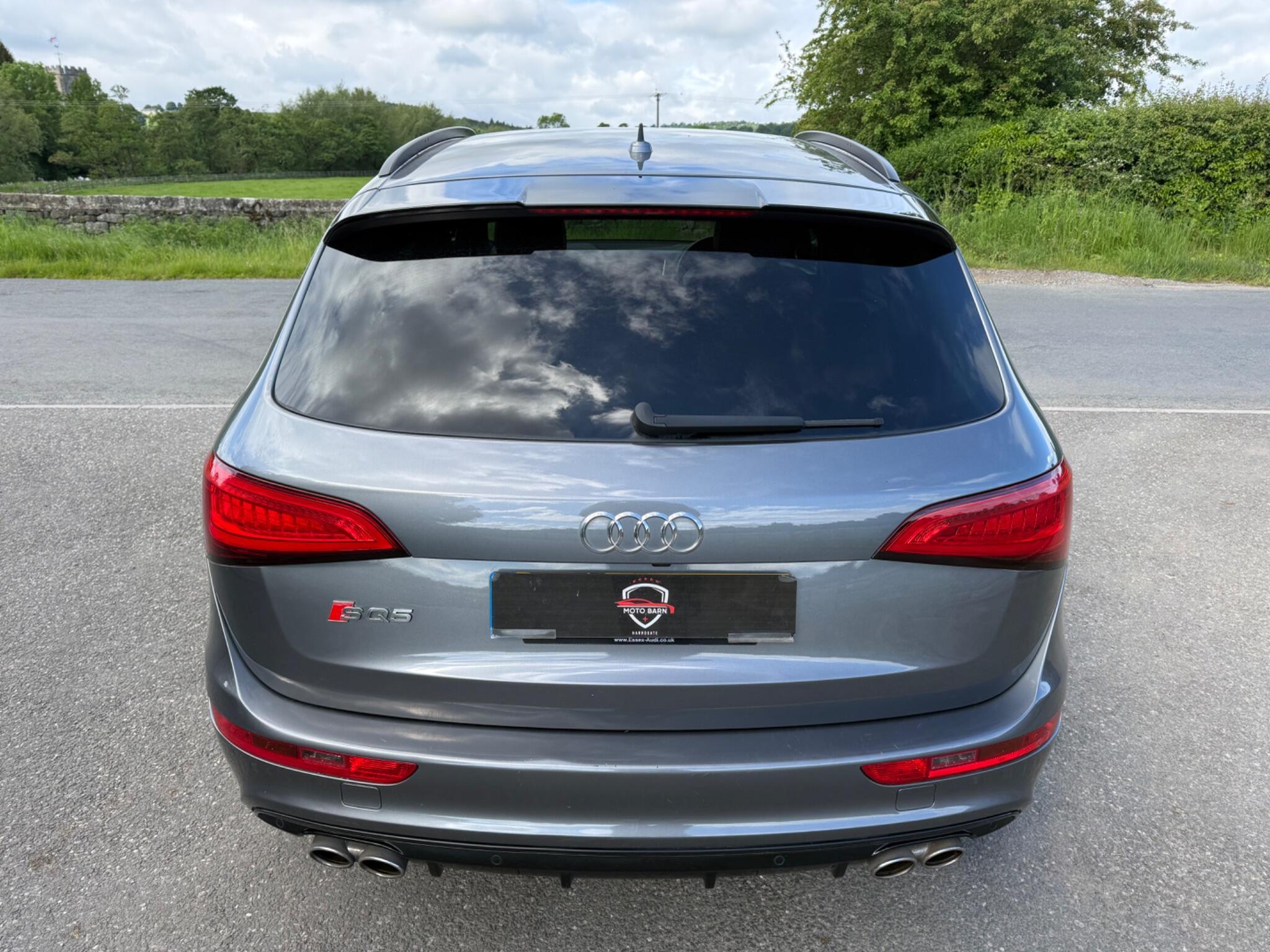 Audi SQ5 - Image 11