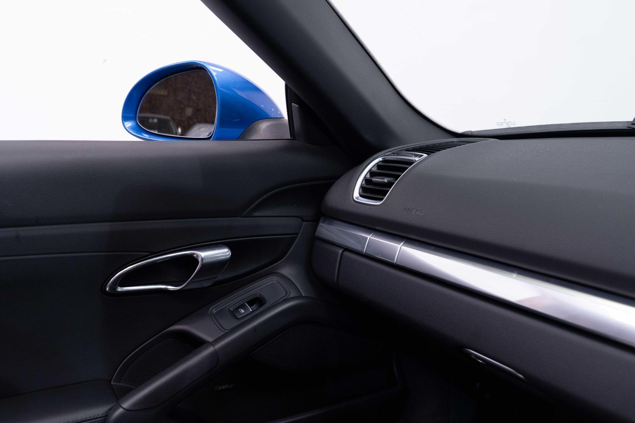 Porsche Boxster - Image 11