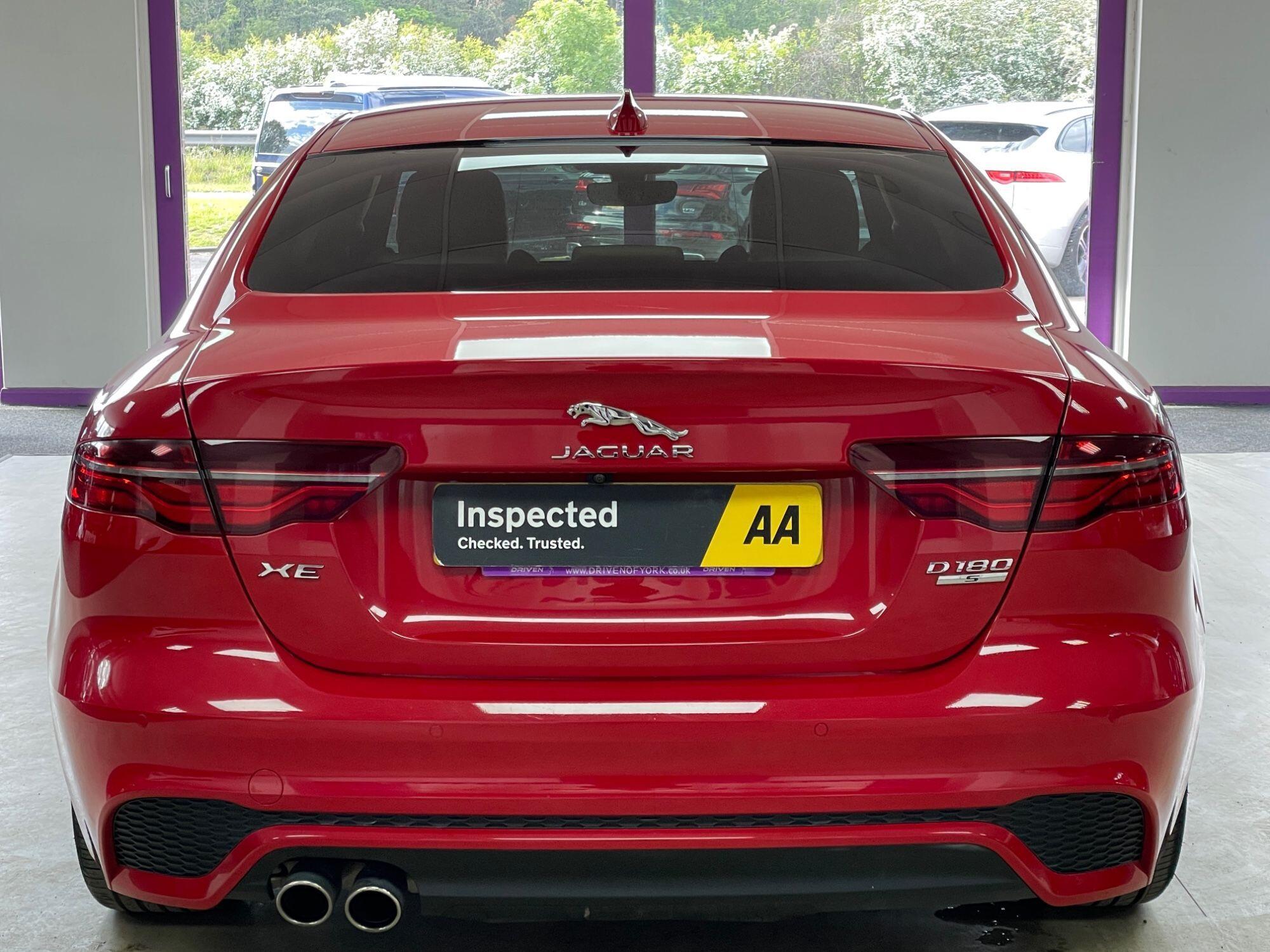 Jaguar XE - Image 10