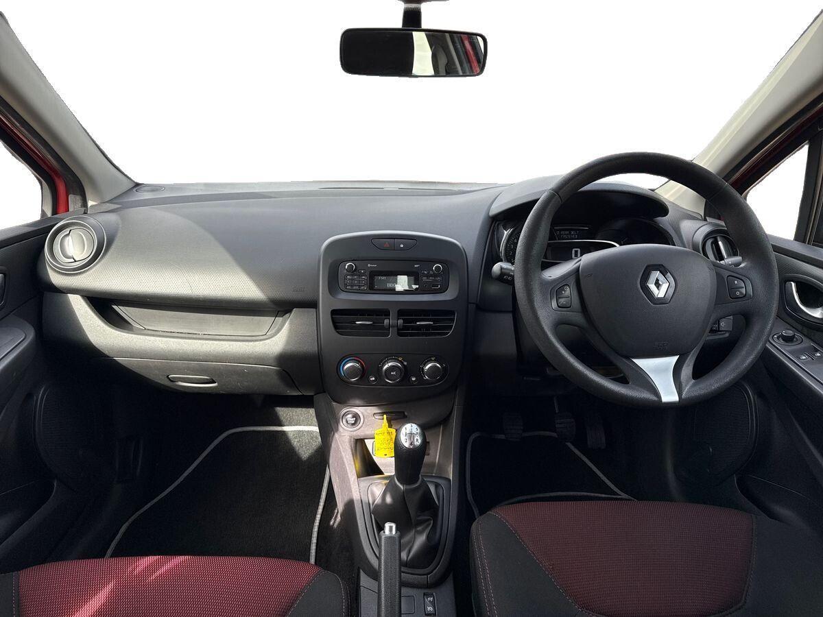 Renault Clio - Image 18