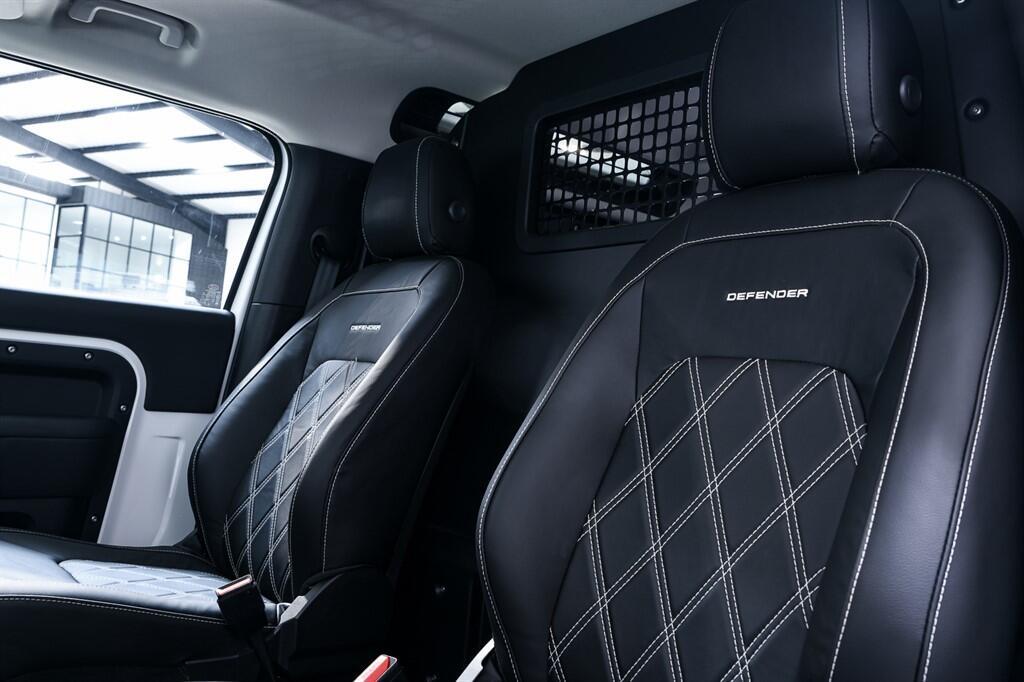 Land Rover Defender 90 - Image 13