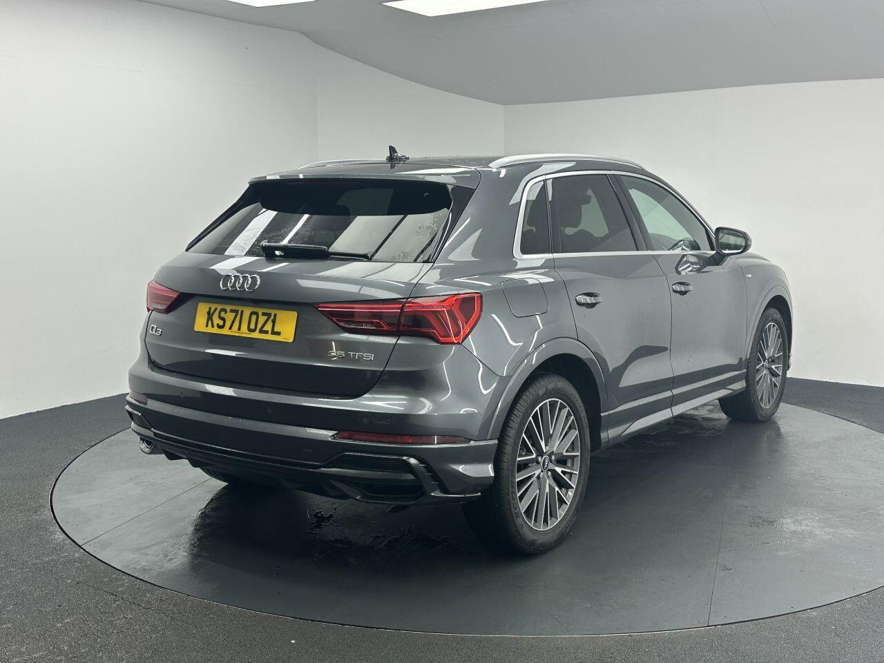 Audi Q3 - Image 11