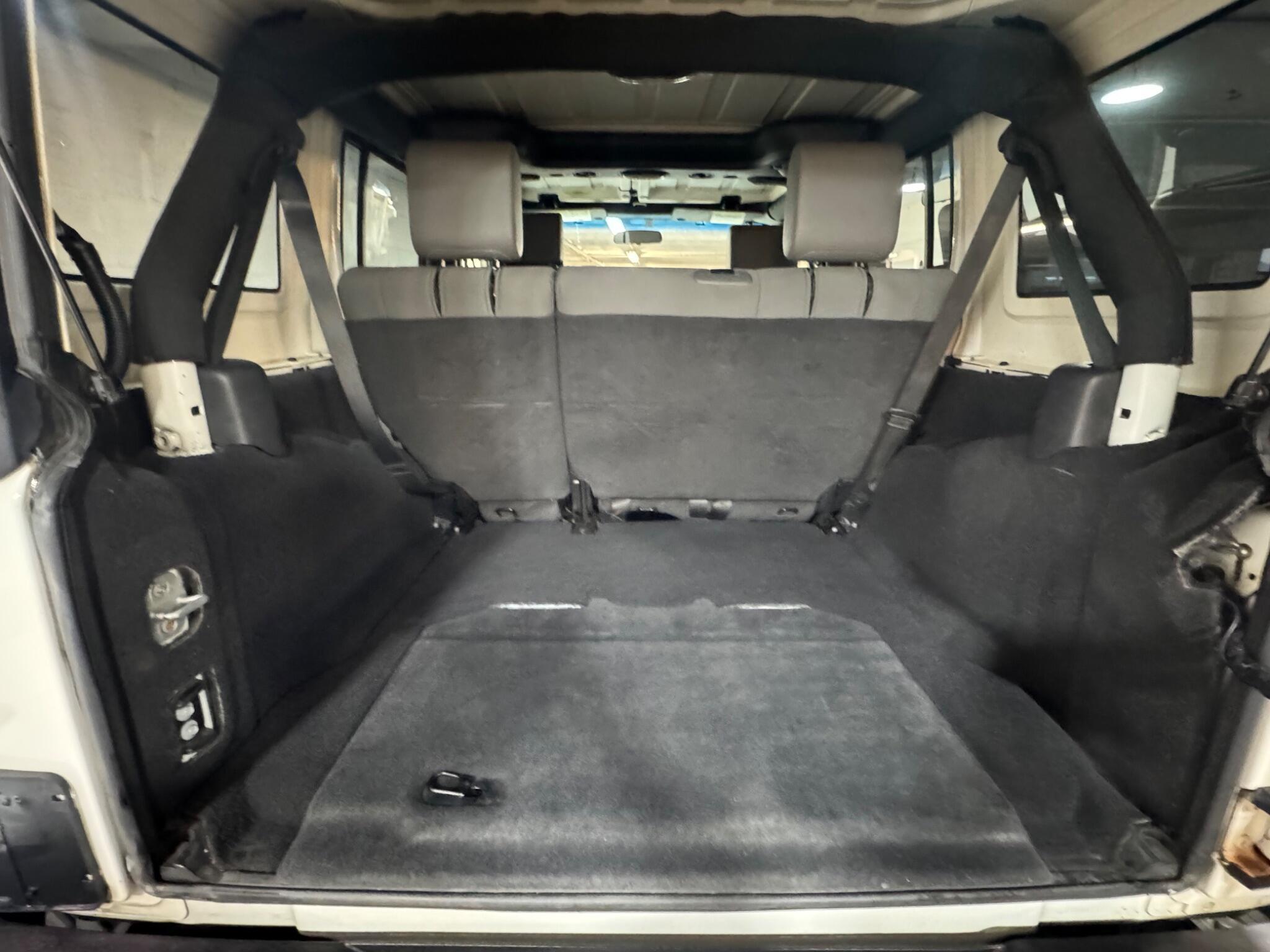 Jeep Wrangler - Image 13