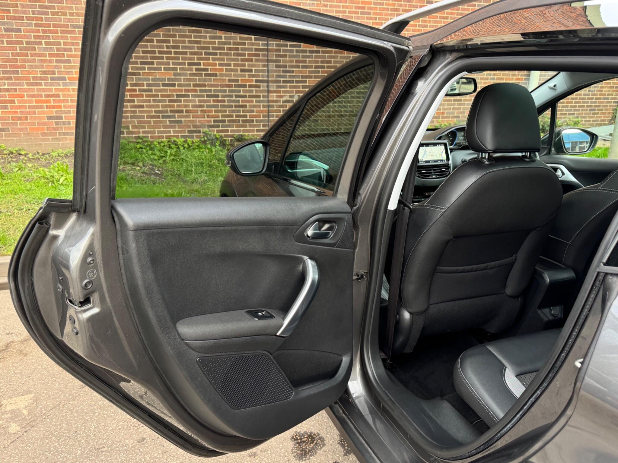 Peugeot 2008 - Image 38