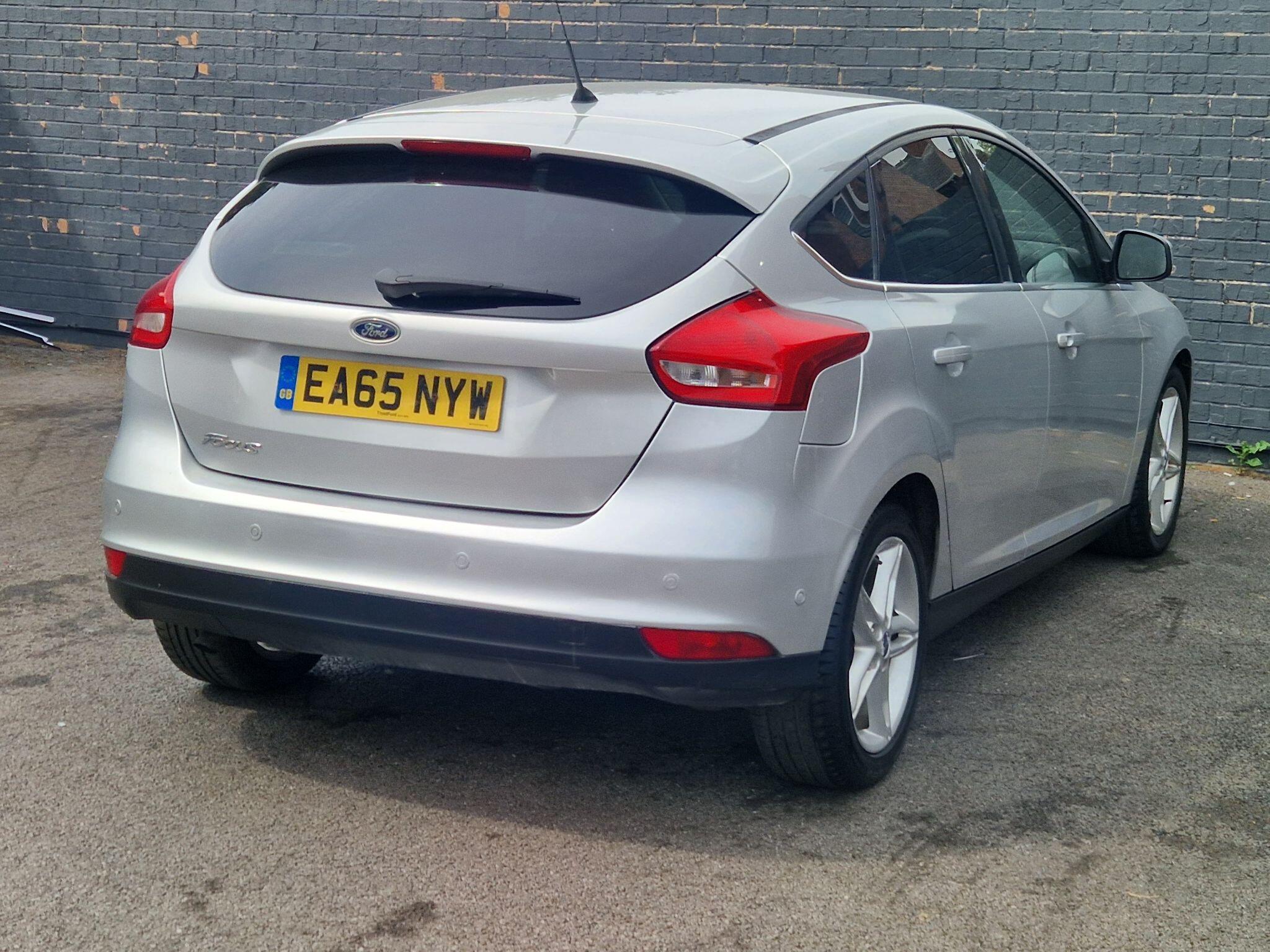Ford Focus - Image 10