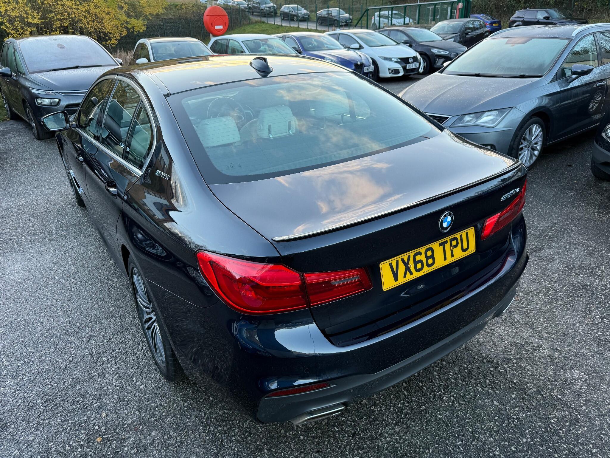 BMW 5 Series - Image 12