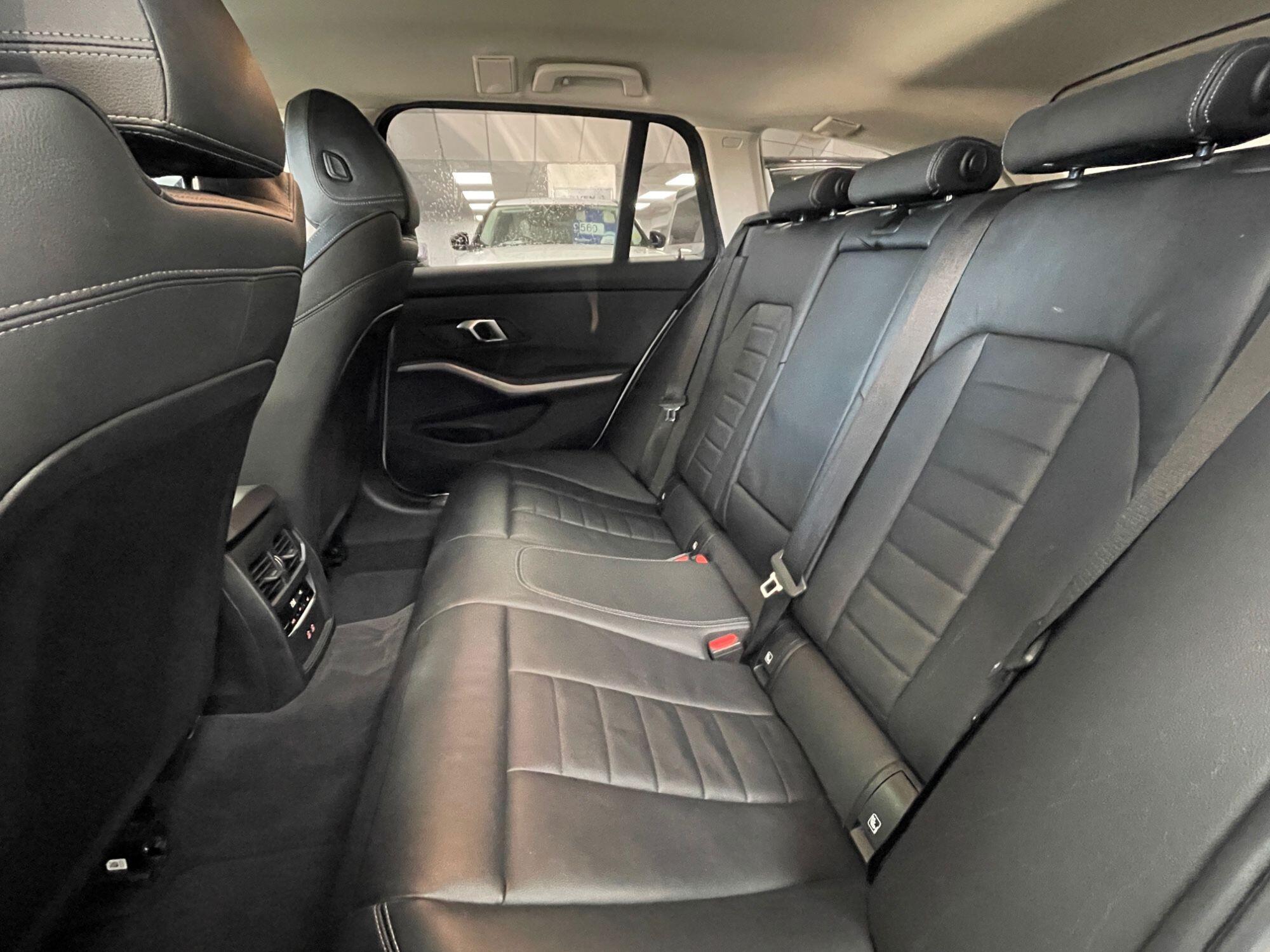 BMW 3 Series - Image 31