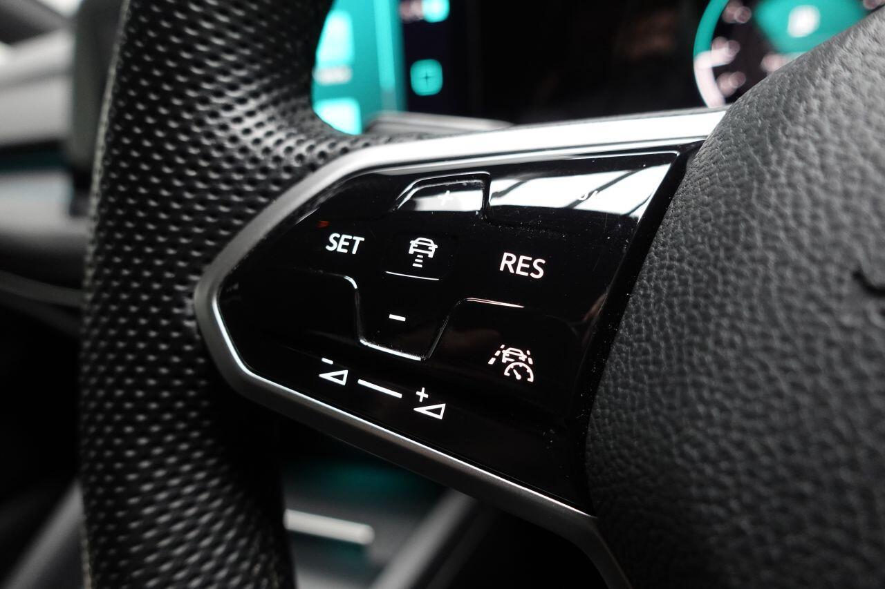 Volkswagen Golf - Image 50