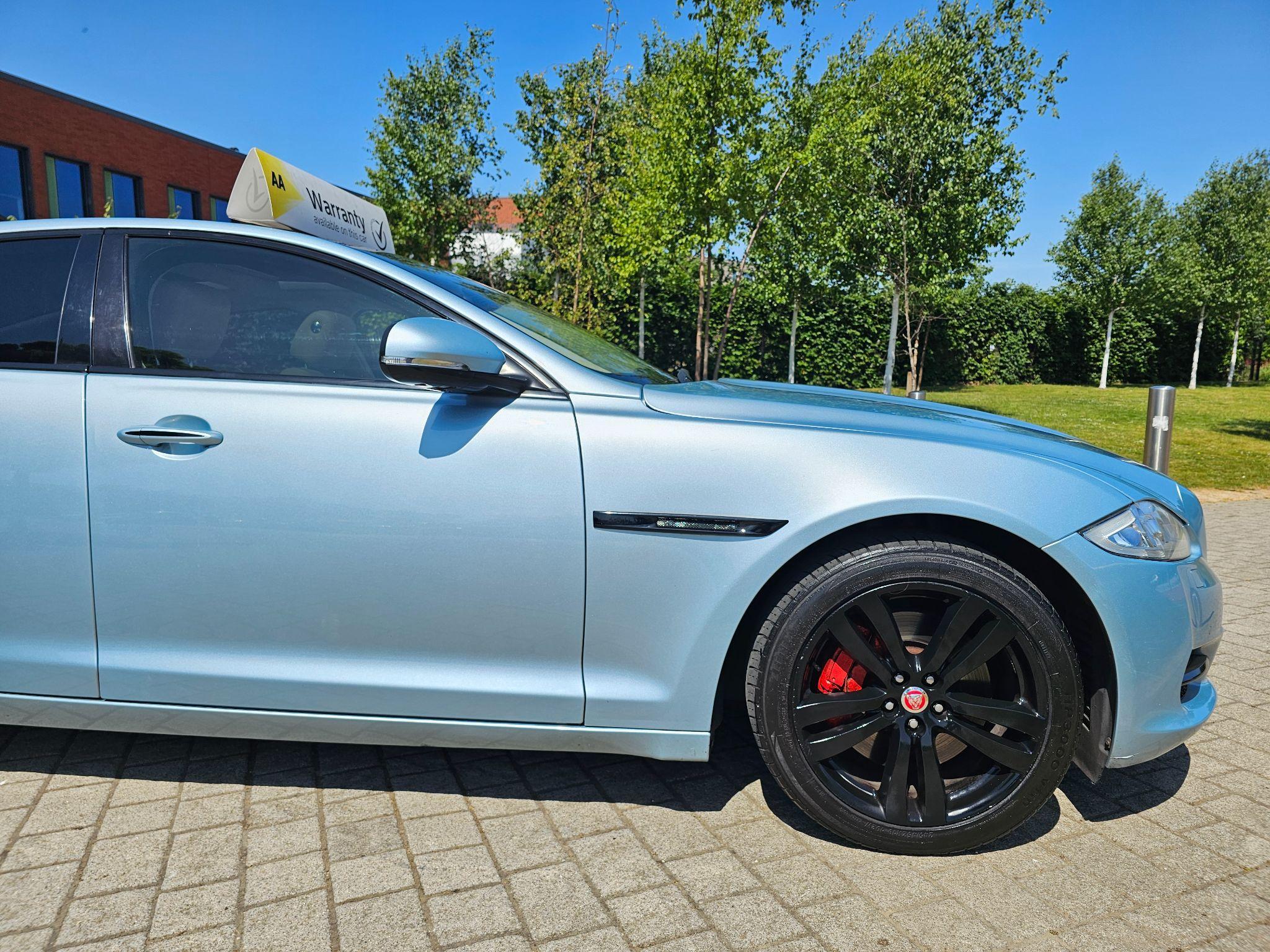 Jaguar XJ - Image 9