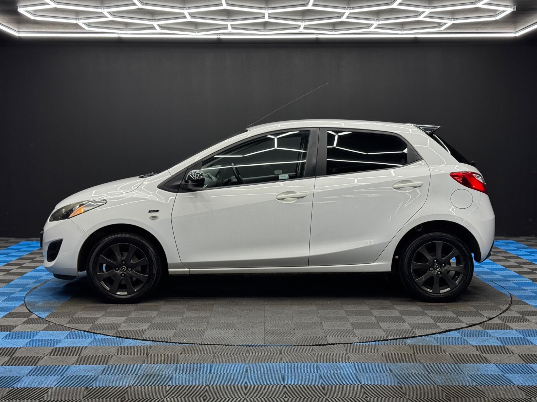 Mazda MAZDA2 - Image 8