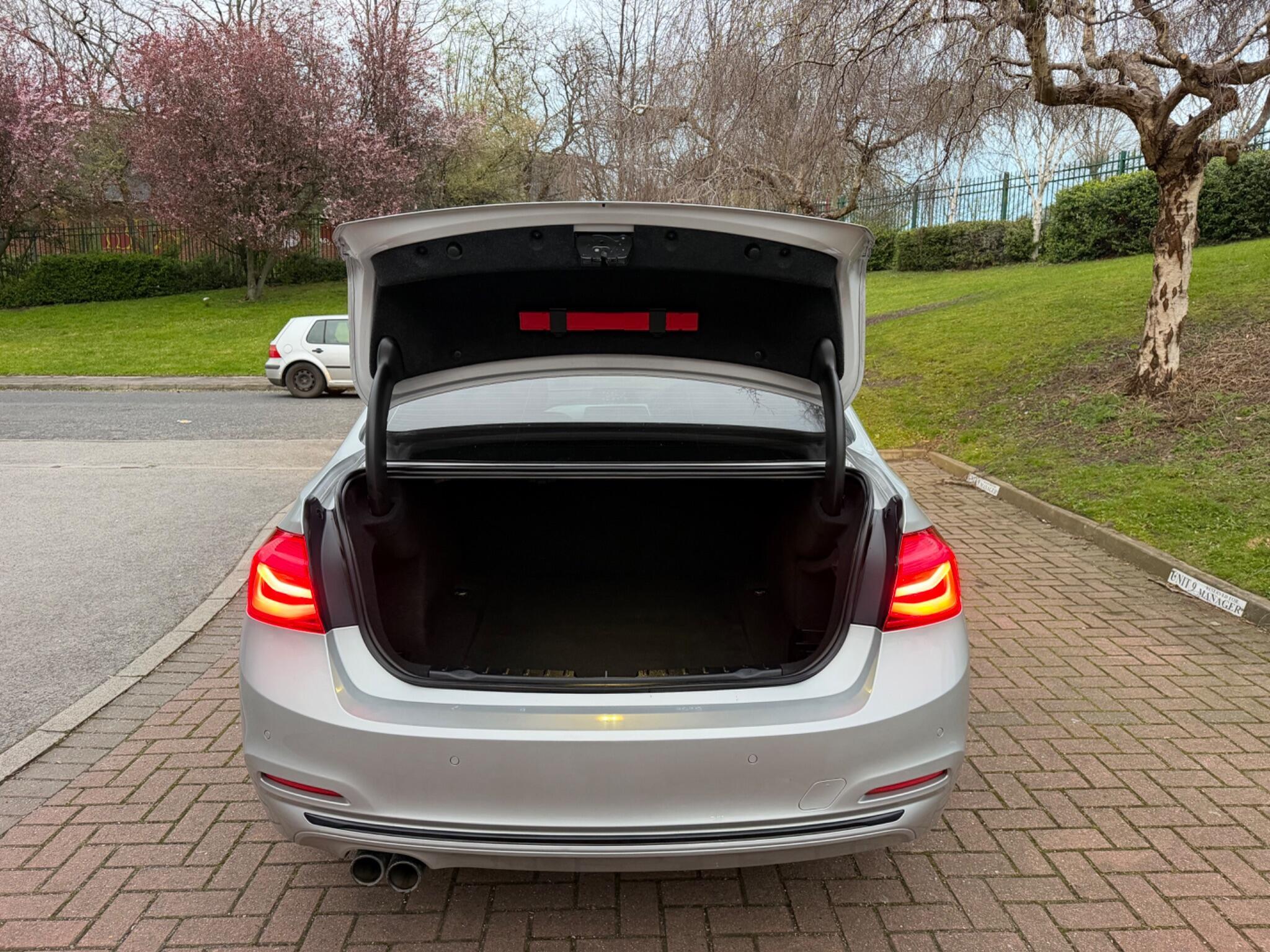 BMW 3 Series - Image 23