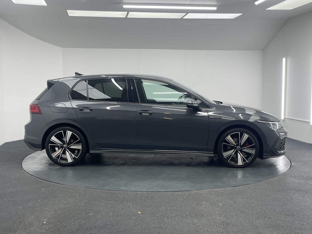 Volkswagen Golf - Image 21