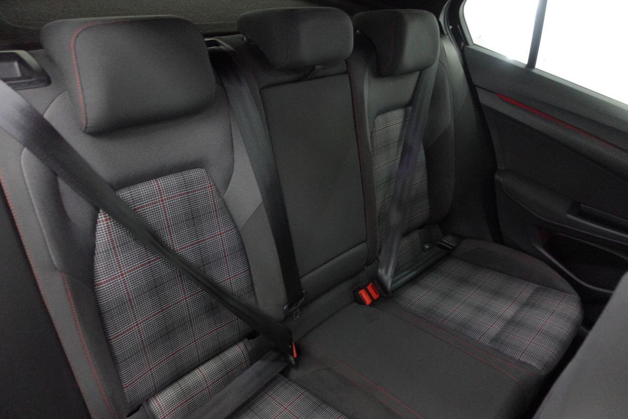 Volkswagen Golf - Image 11