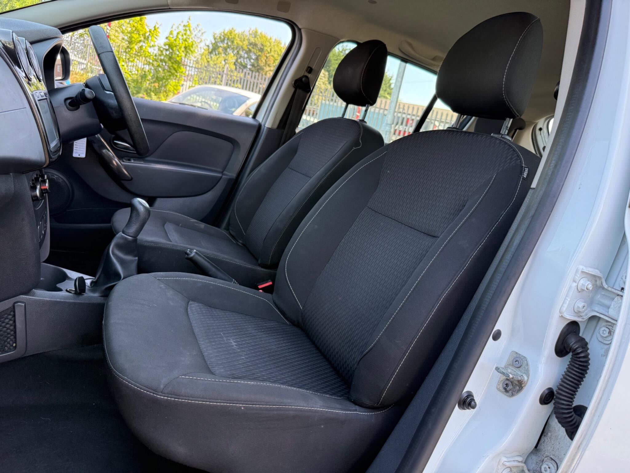 Dacia Sandero - Image 11