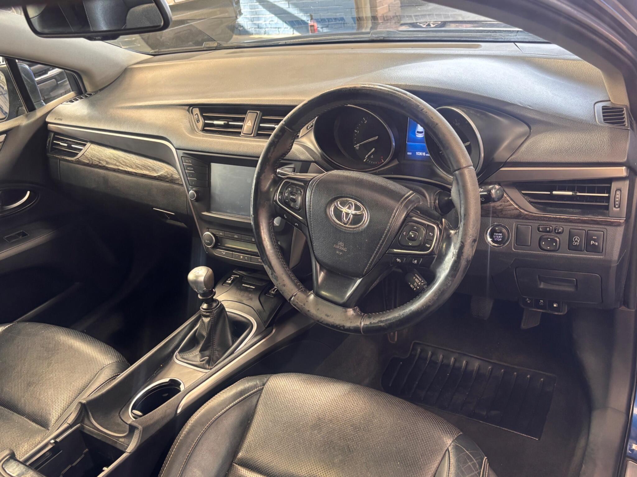 Toyota Avensis - Image 17