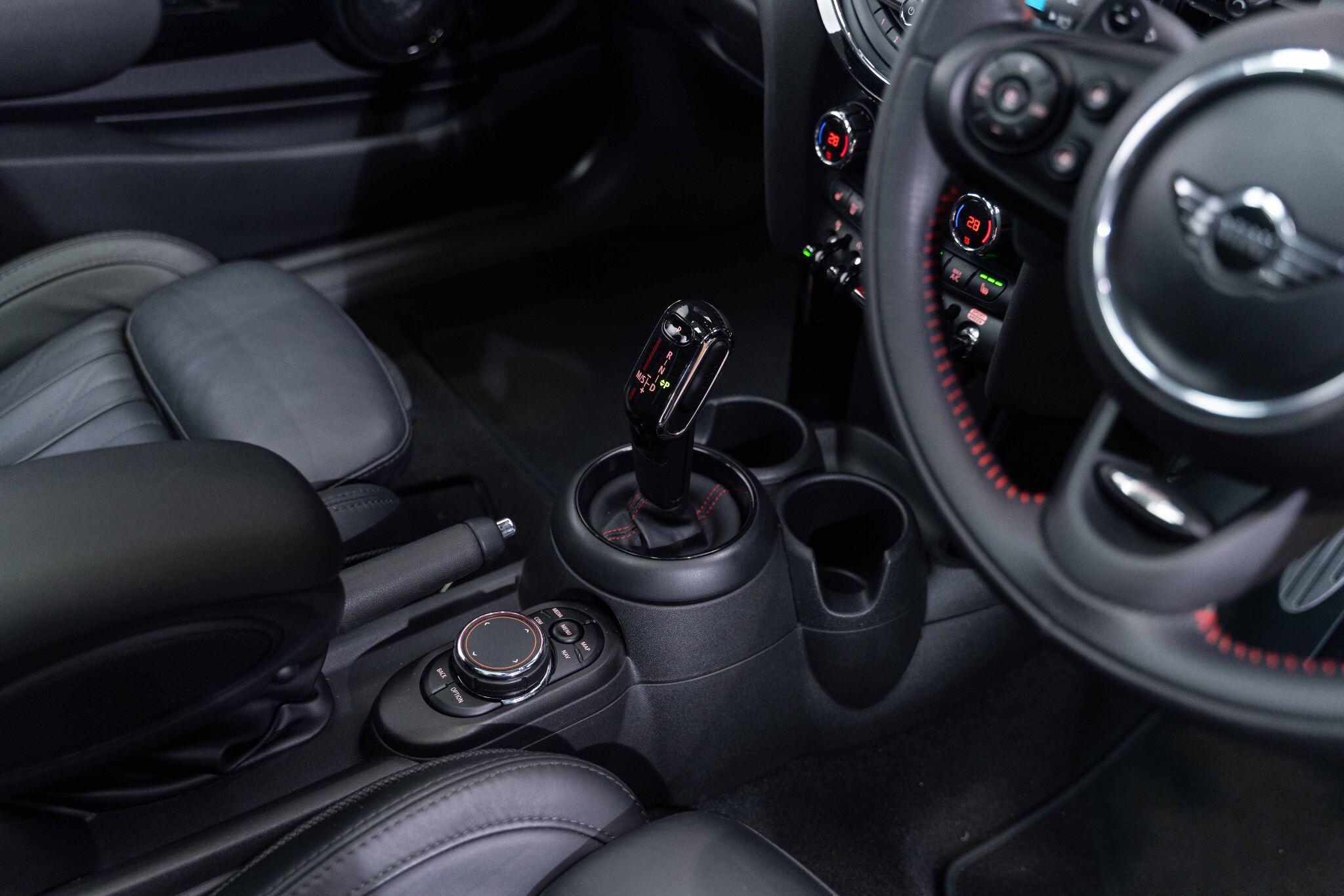 MINI Hatch - Image 11