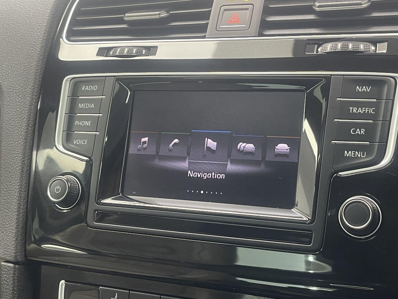 Volkswagen Golf - Image 27