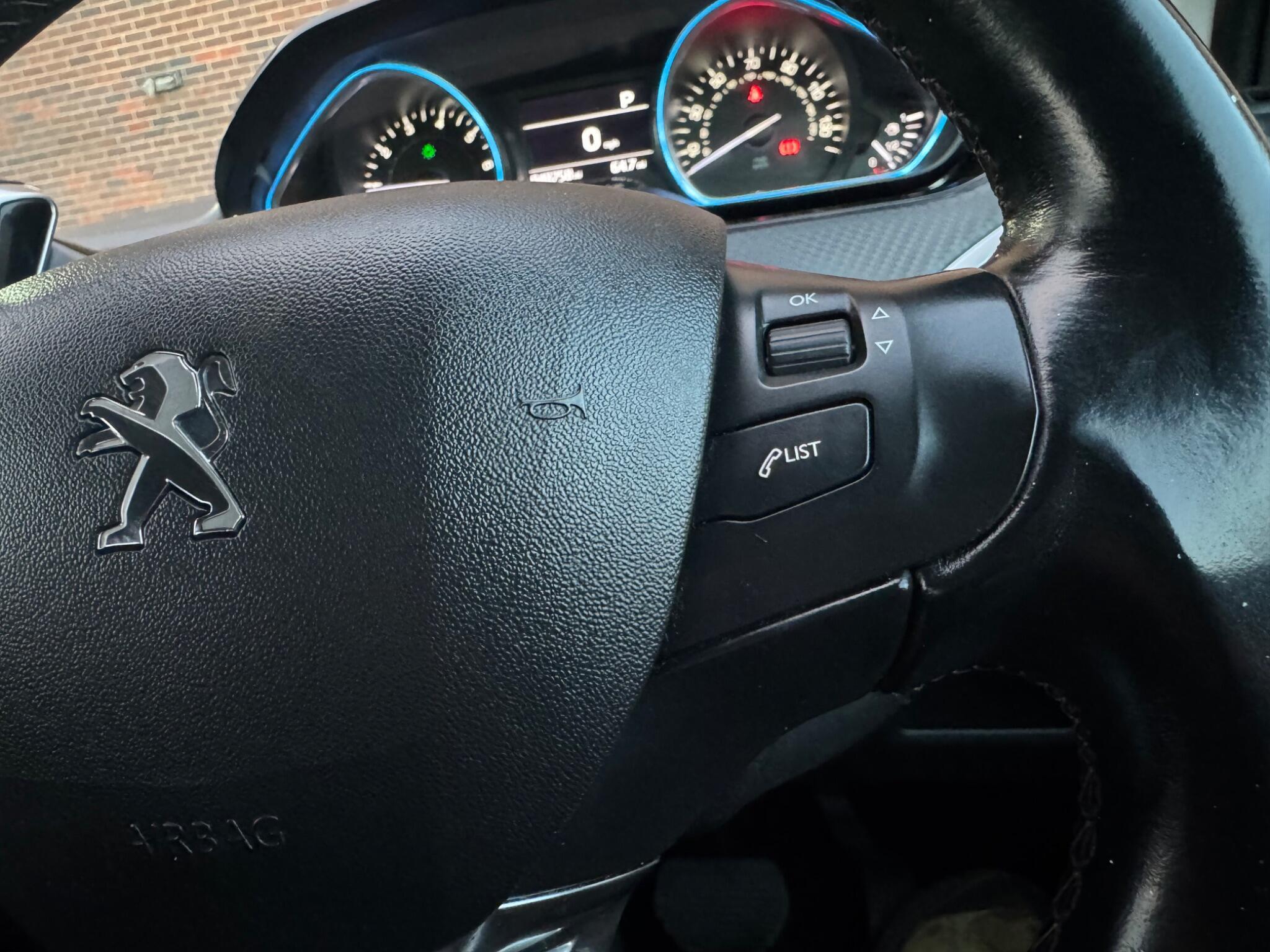 Peugeot 2008 - Image 32