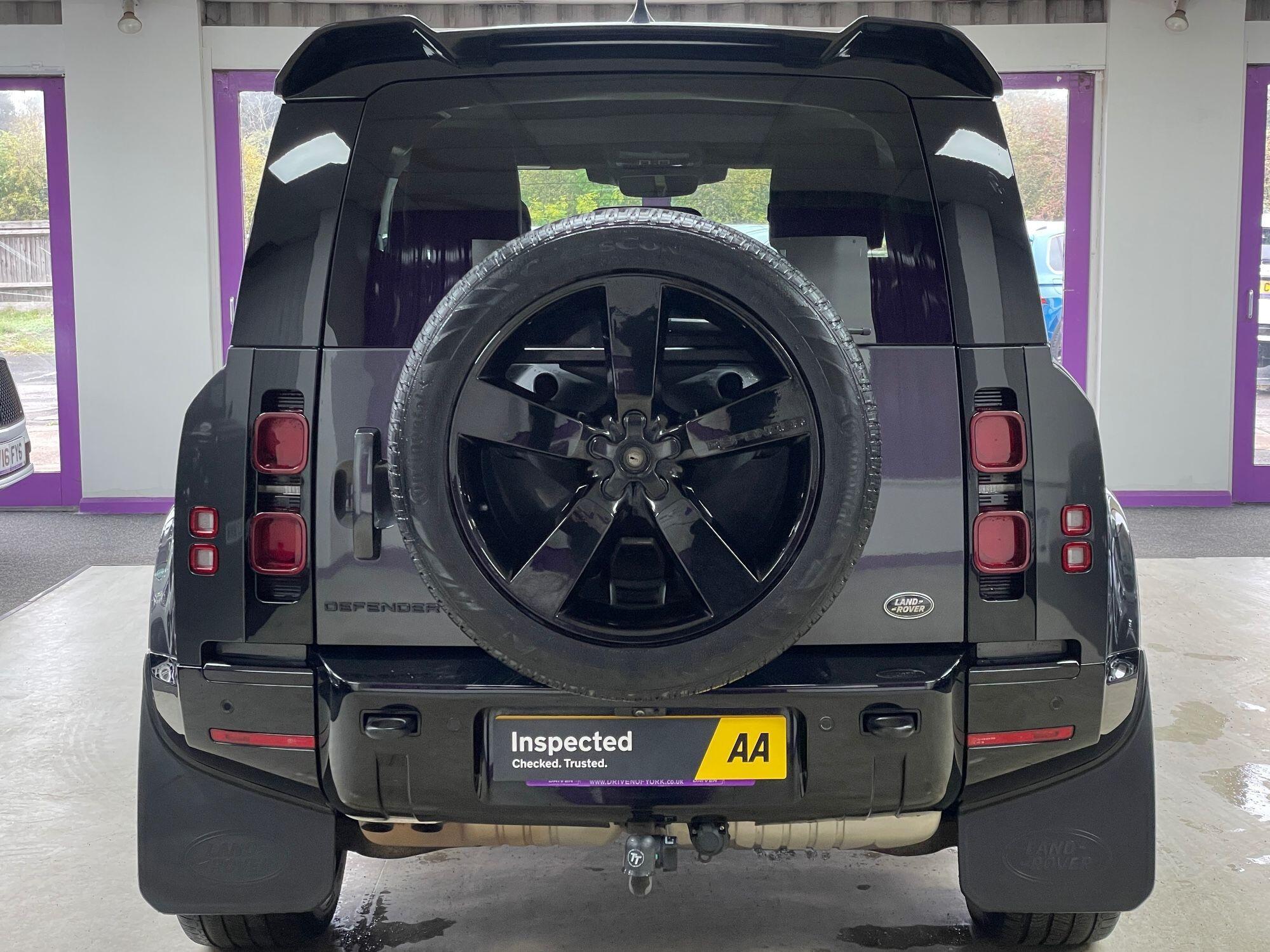 Land Rover Defender - Image 9