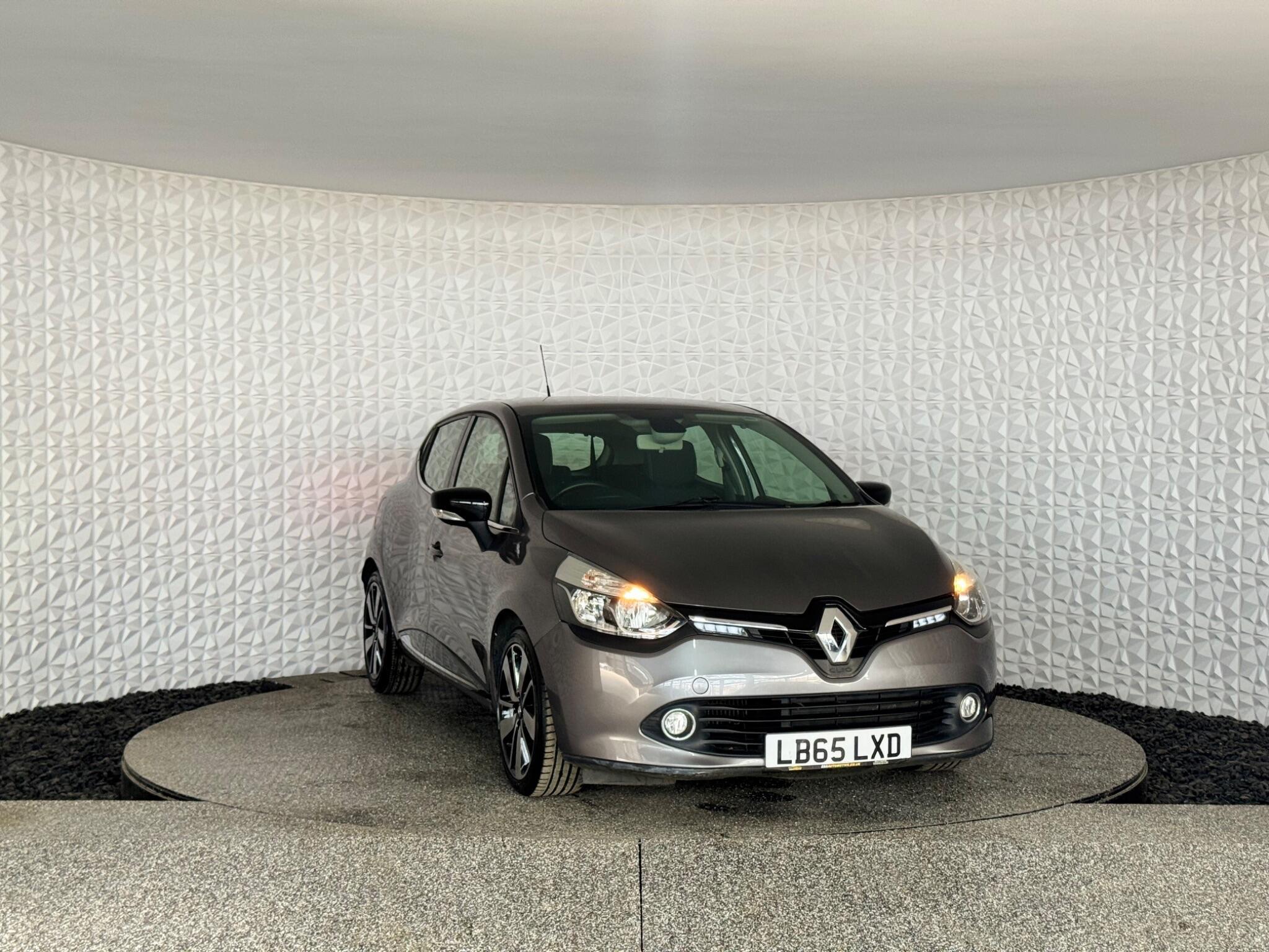 Renault Clio - Image 5