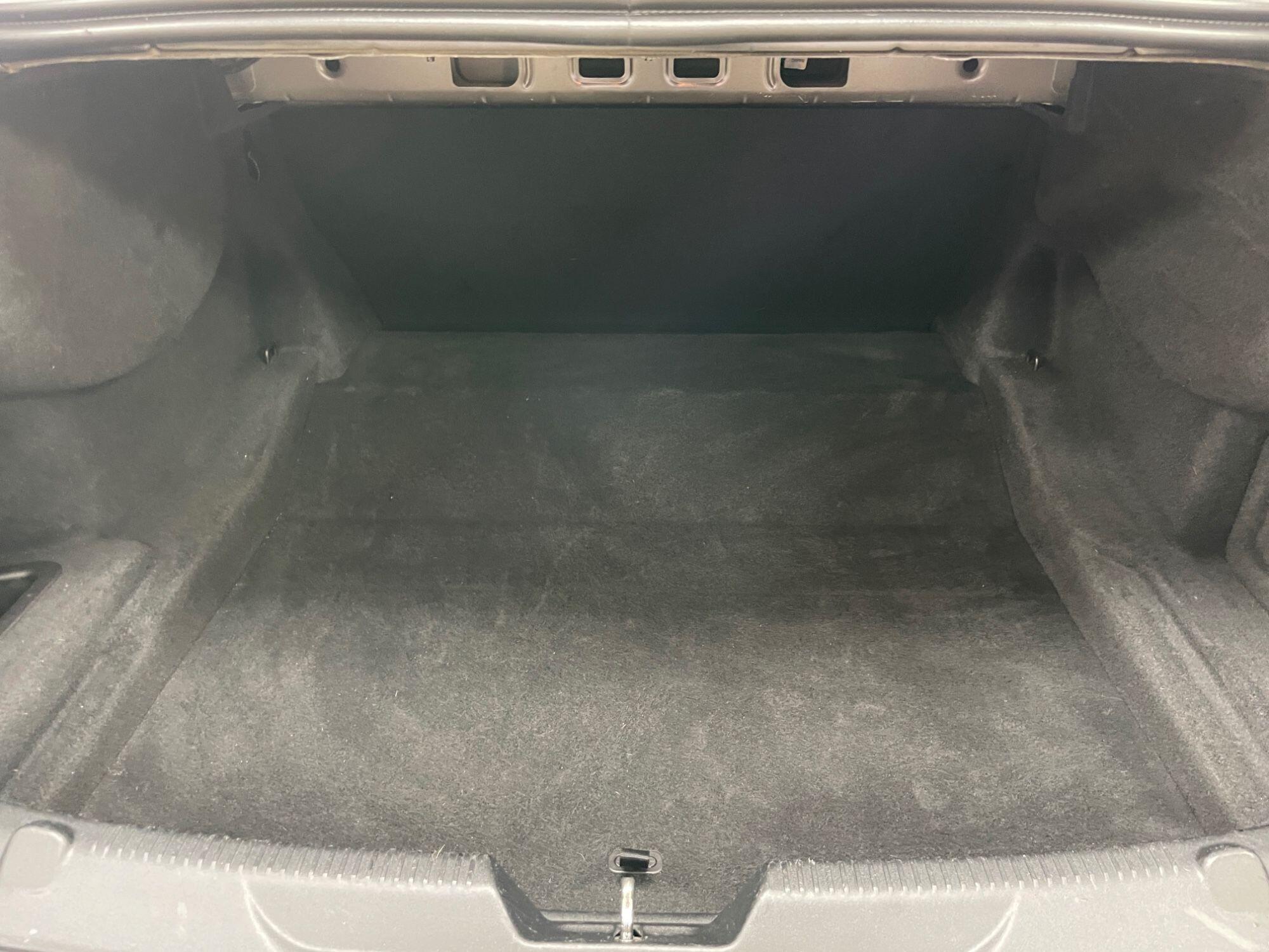 Jaguar XE - Image 17