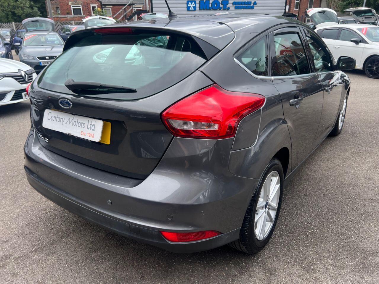 Ford Focus - Image 7