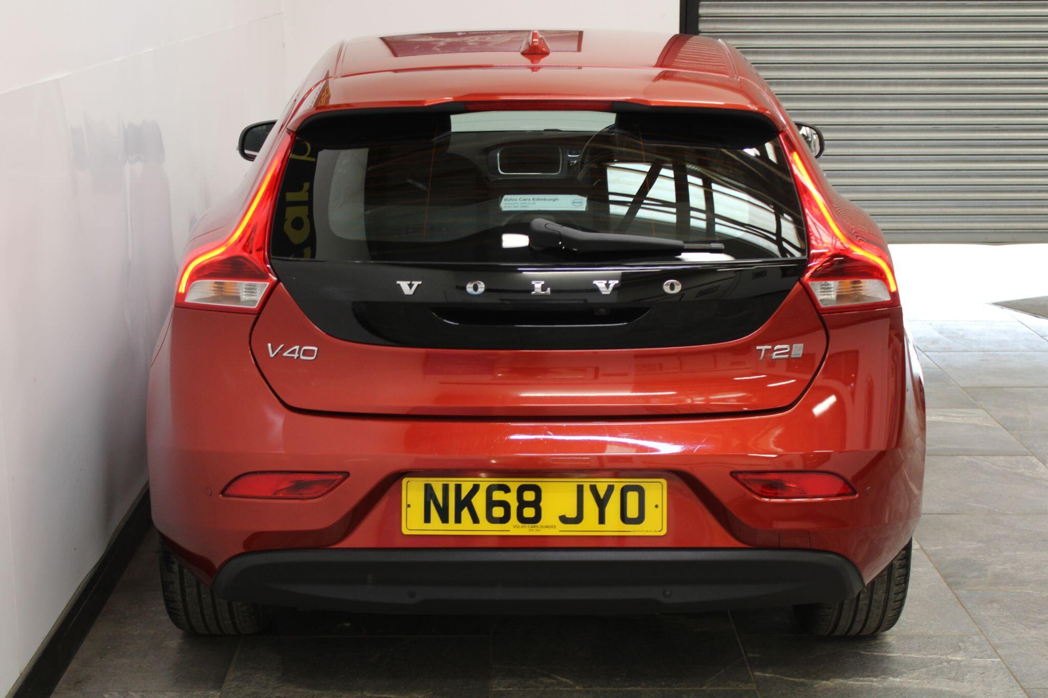 Volvo V40 - Image 14