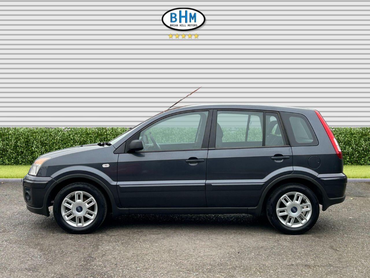 Ford Fusion - Image 19