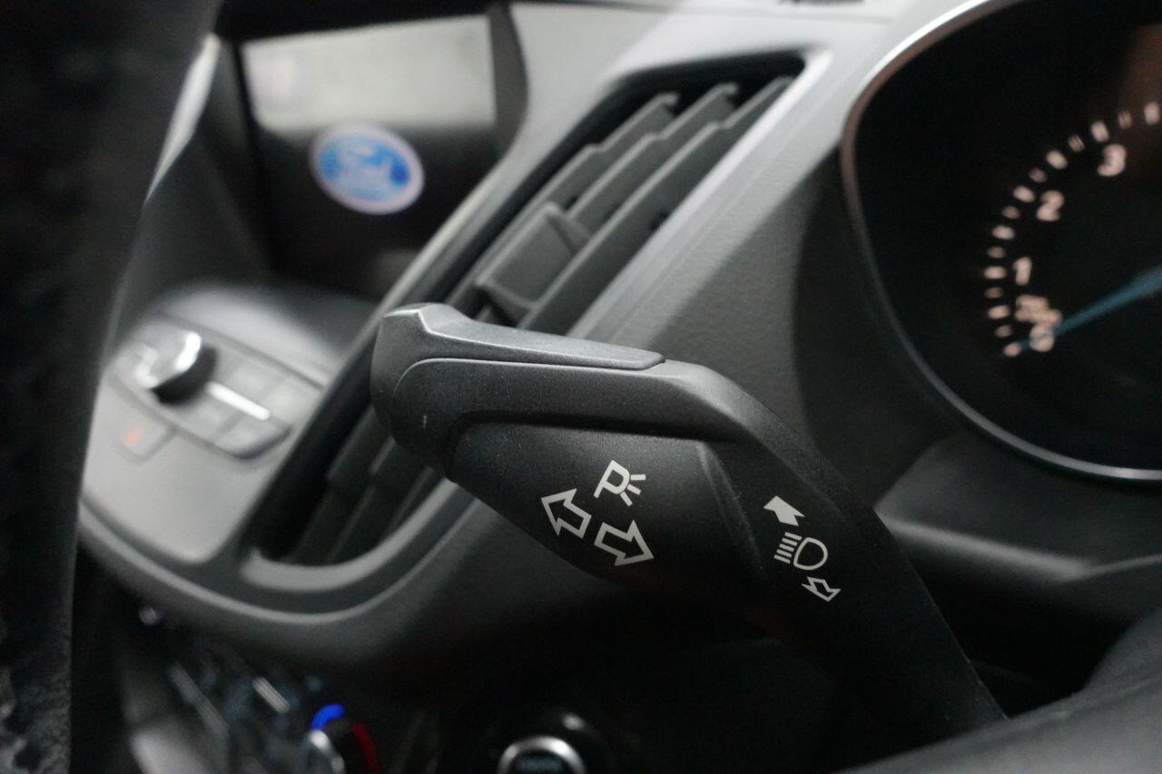 Ford Kuga - Image 16