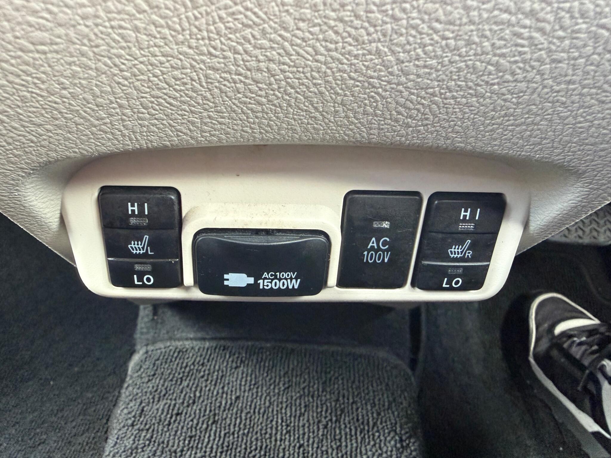 Toyota Sienta - Image 20