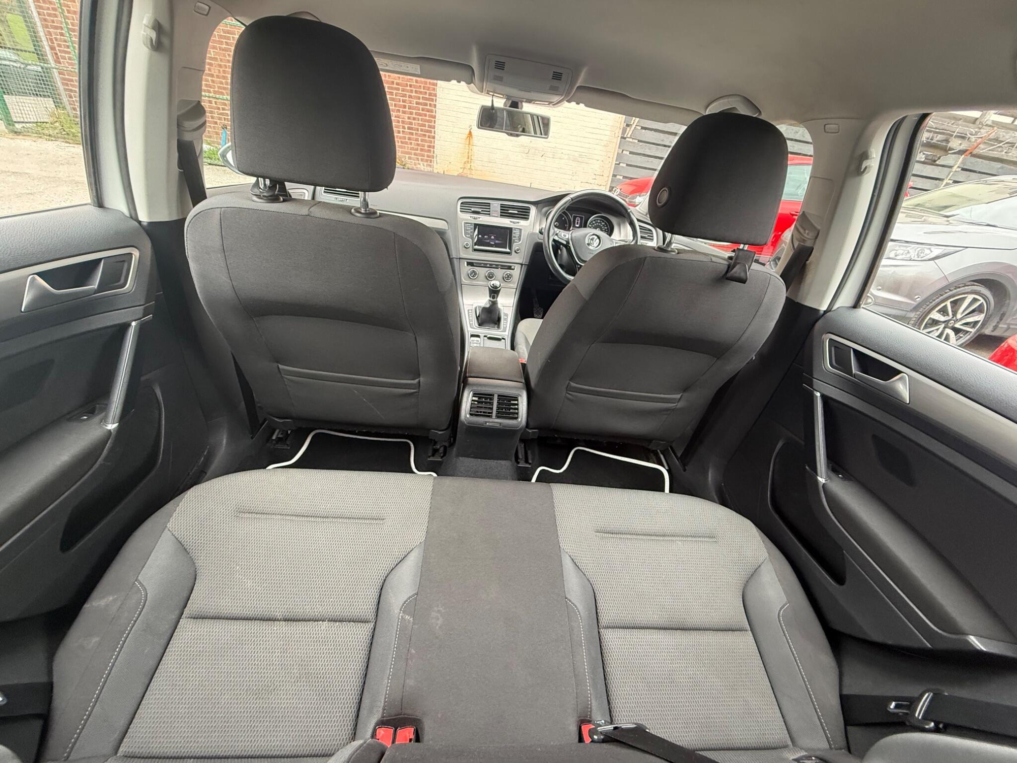 Volkswagen Golf - Image 29