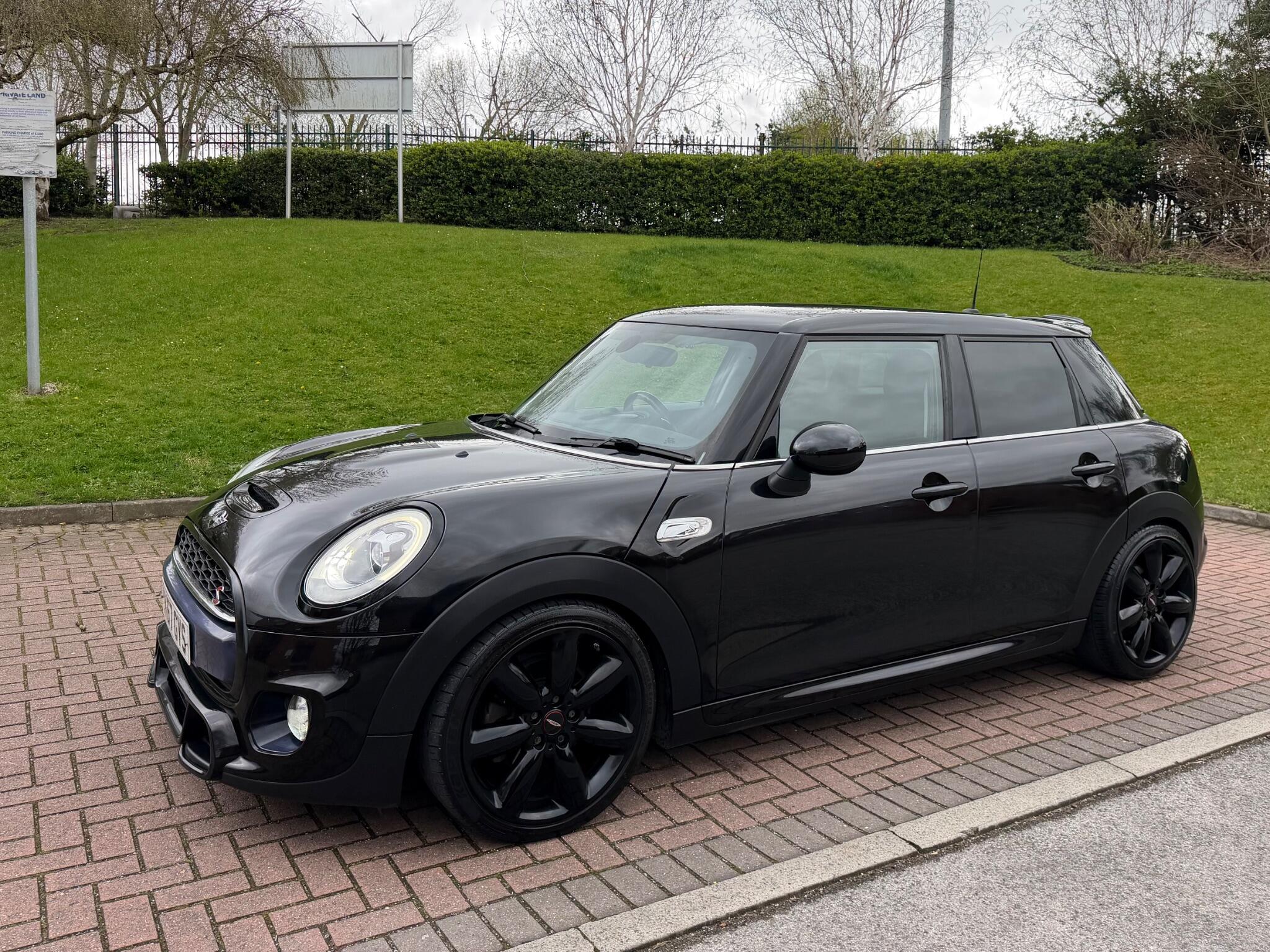 MINI Hatch - Image 15