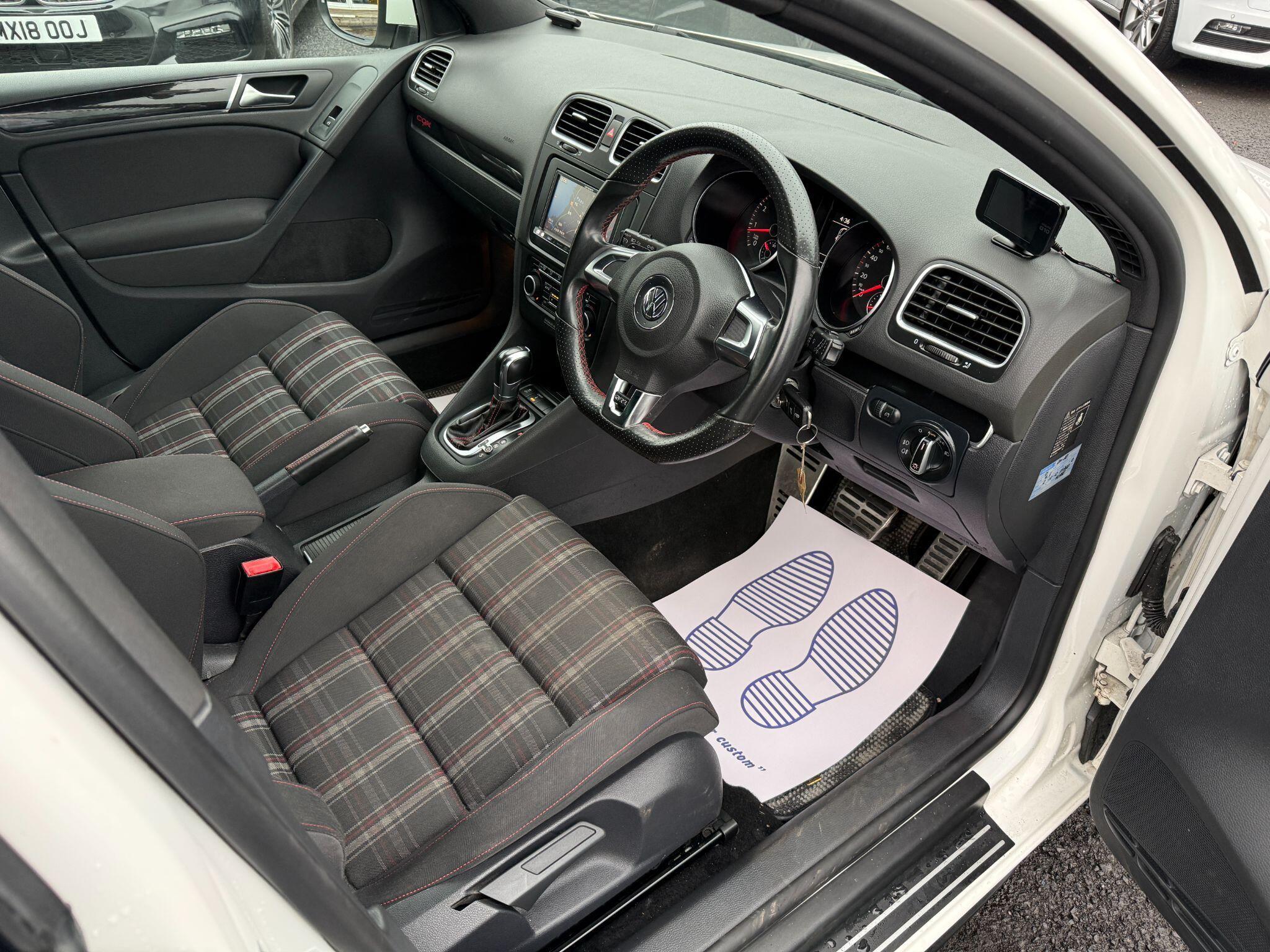 Volkswagen Golf - Image 31