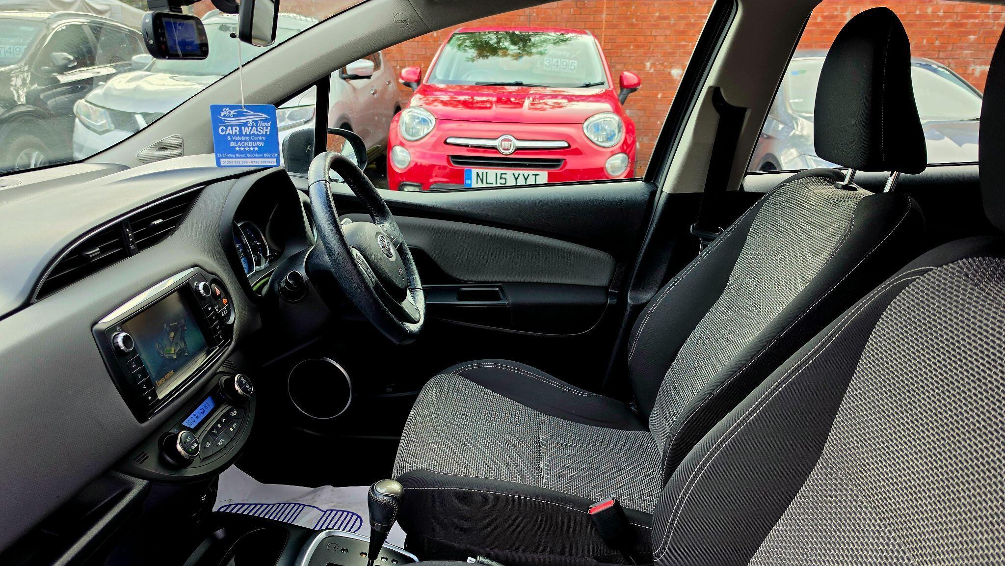 Toyota Yaris - Image 14