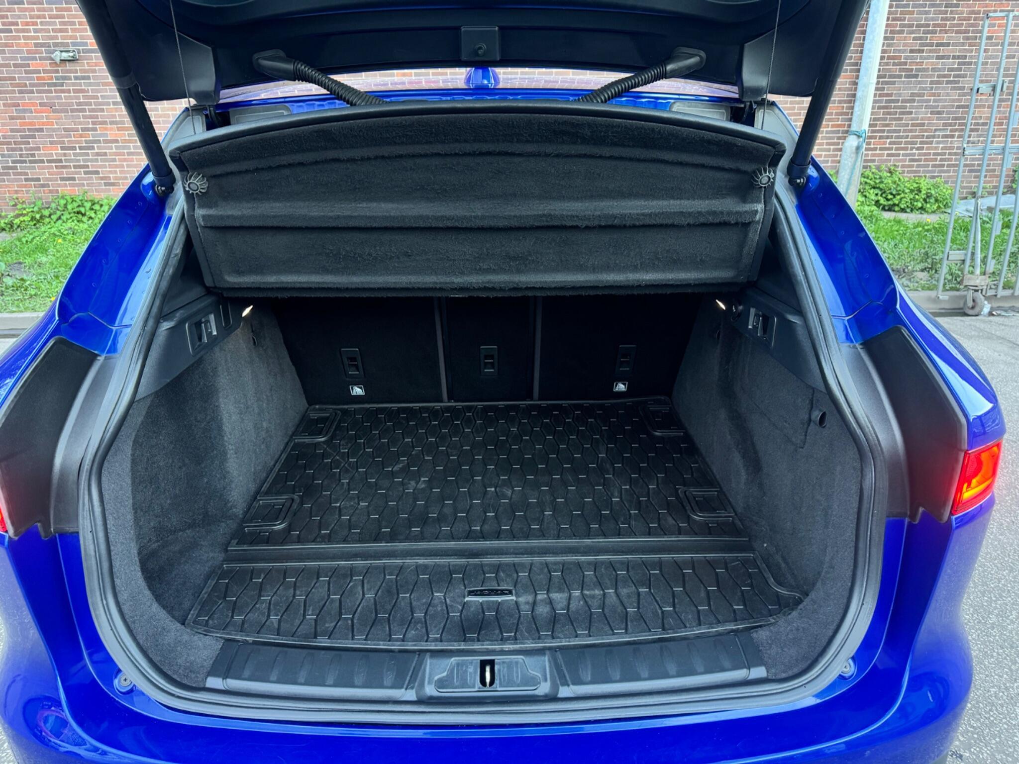 Jaguar F-Pace - Image 23