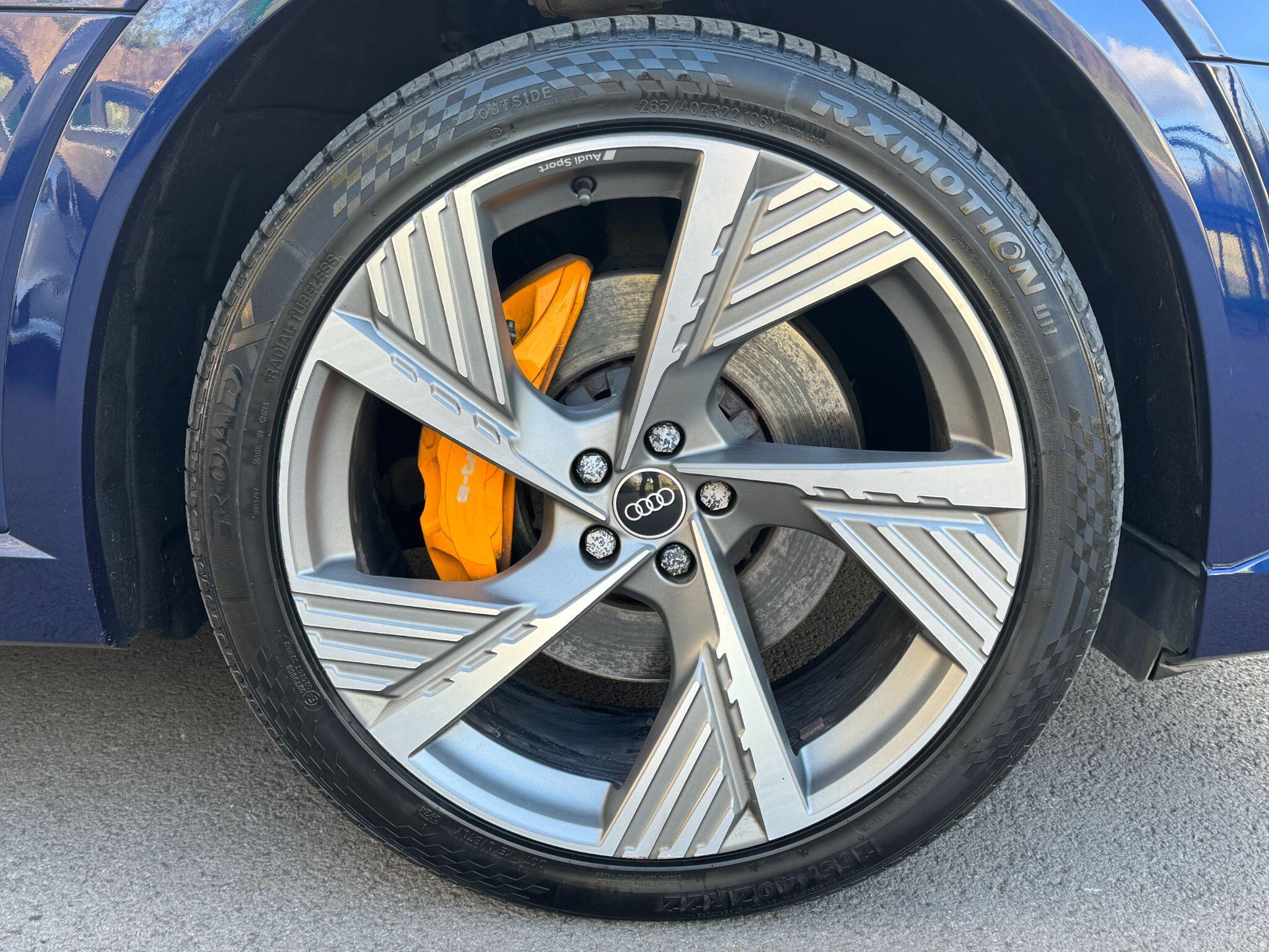 Audi E-Tron - Image 23