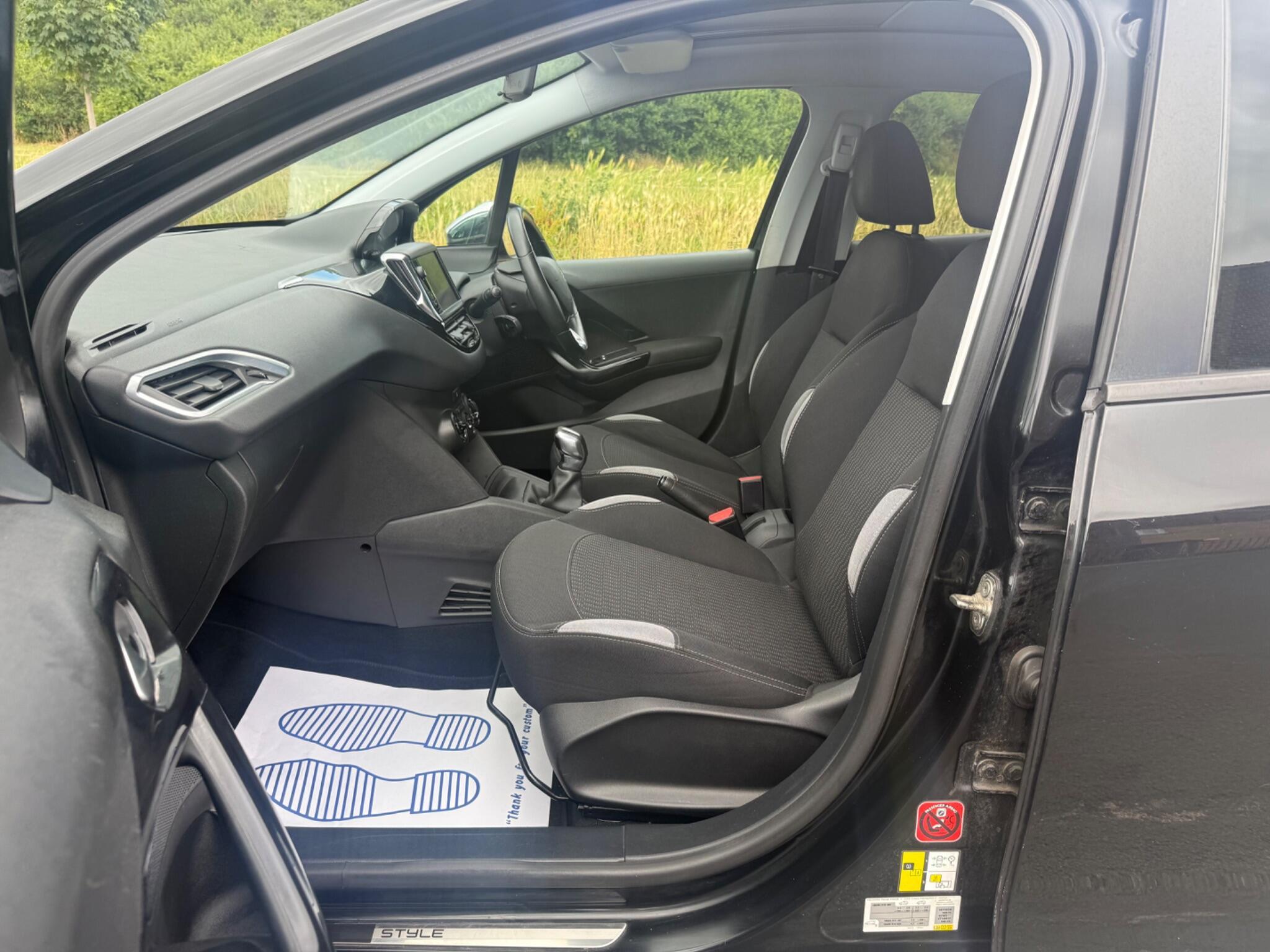 Peugeot 208 - Image 7