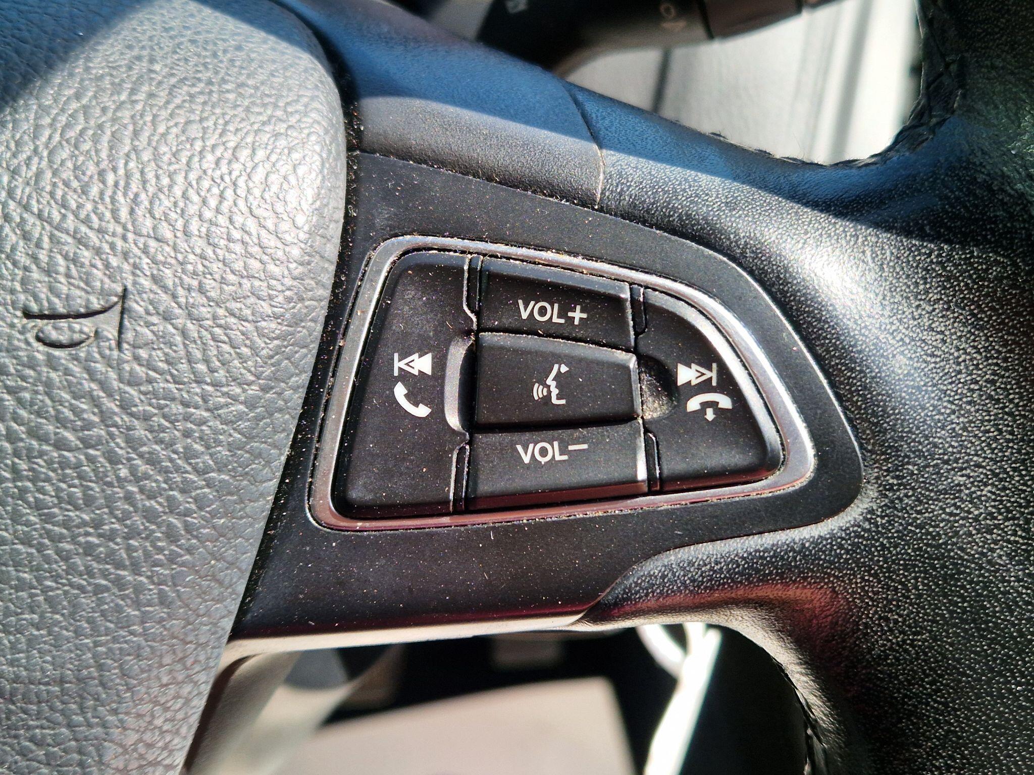 Ford Focus - Image 7