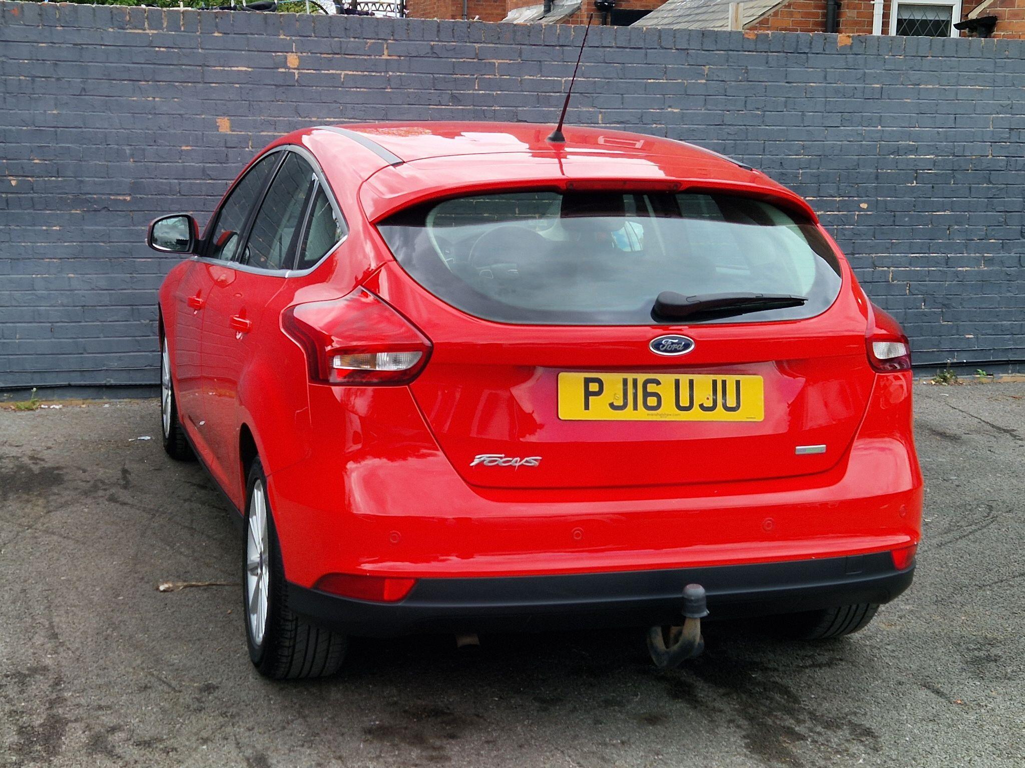 Ford Focus - Image 8