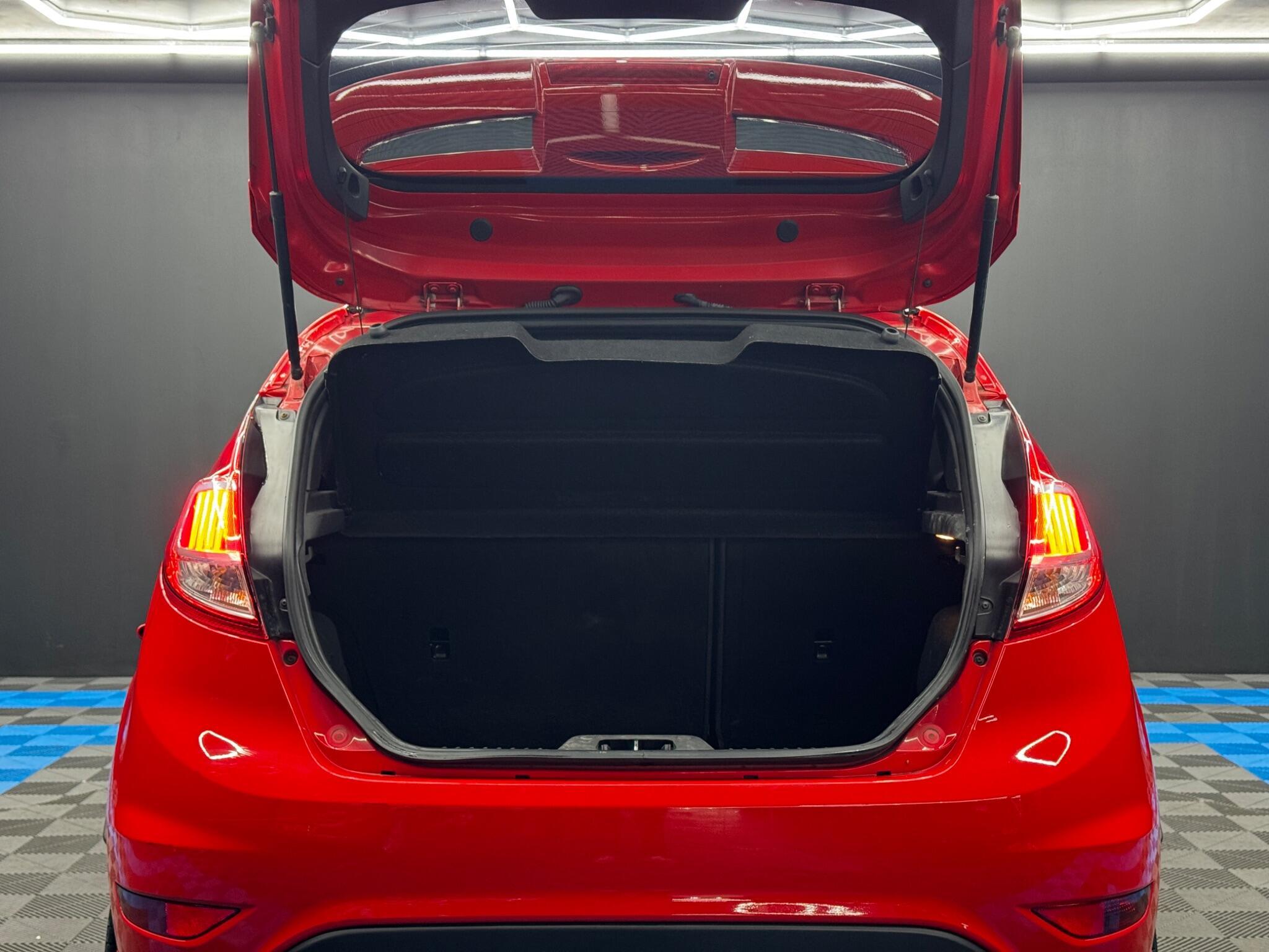 Ford Fiesta - Image 31