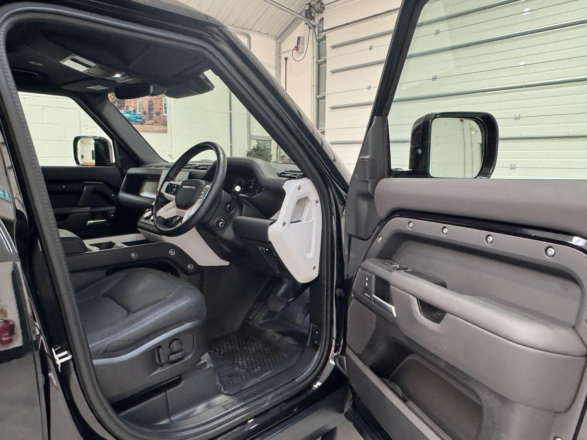 Land Rover Defender 110 - Image 19