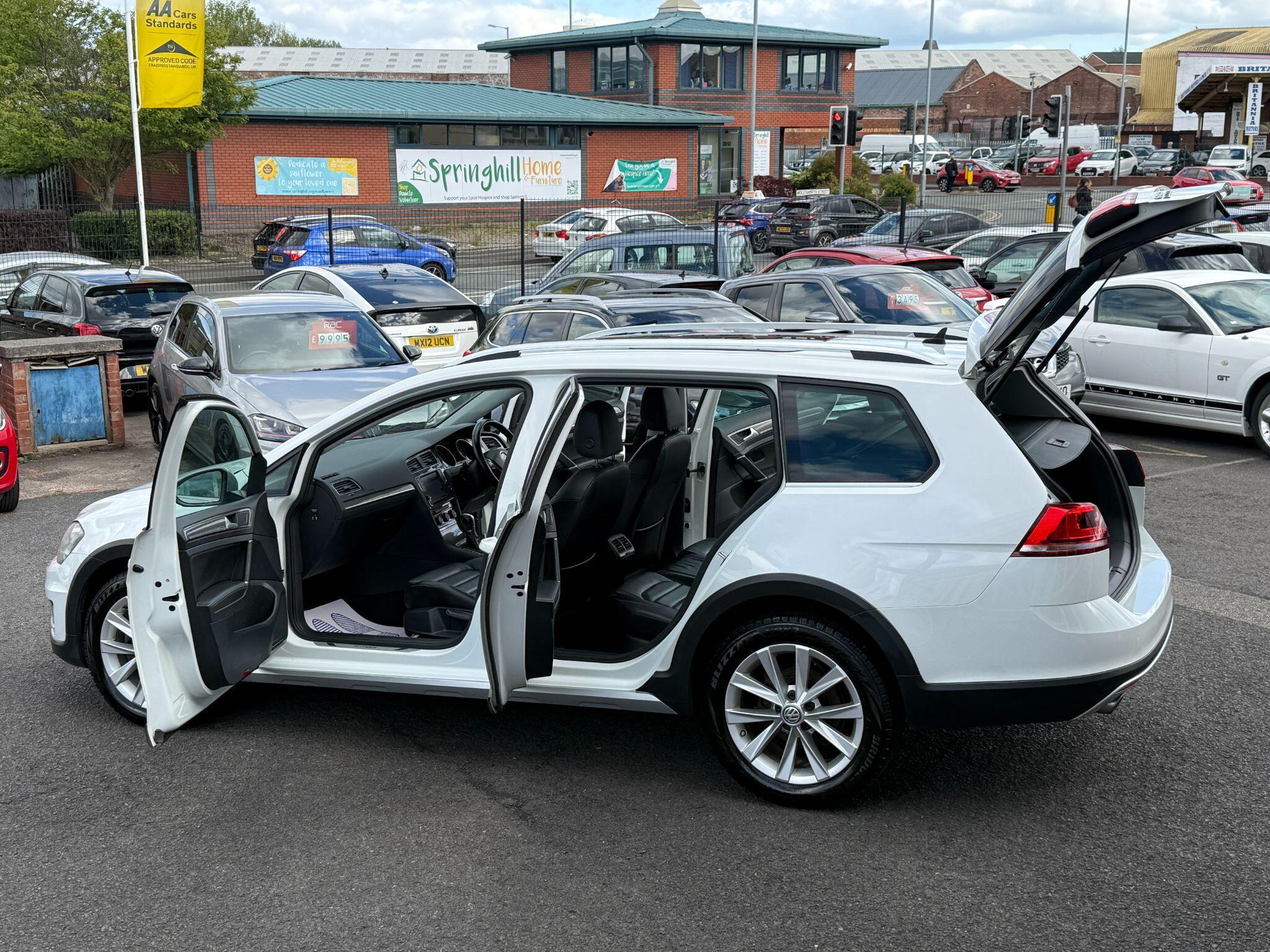 Volkswagen Golf - Image 29