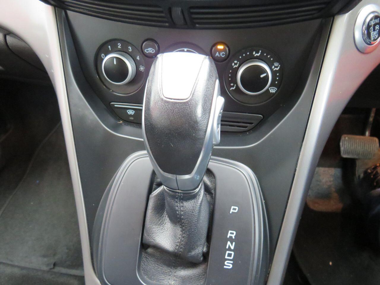 Ford Kuga - Image 13