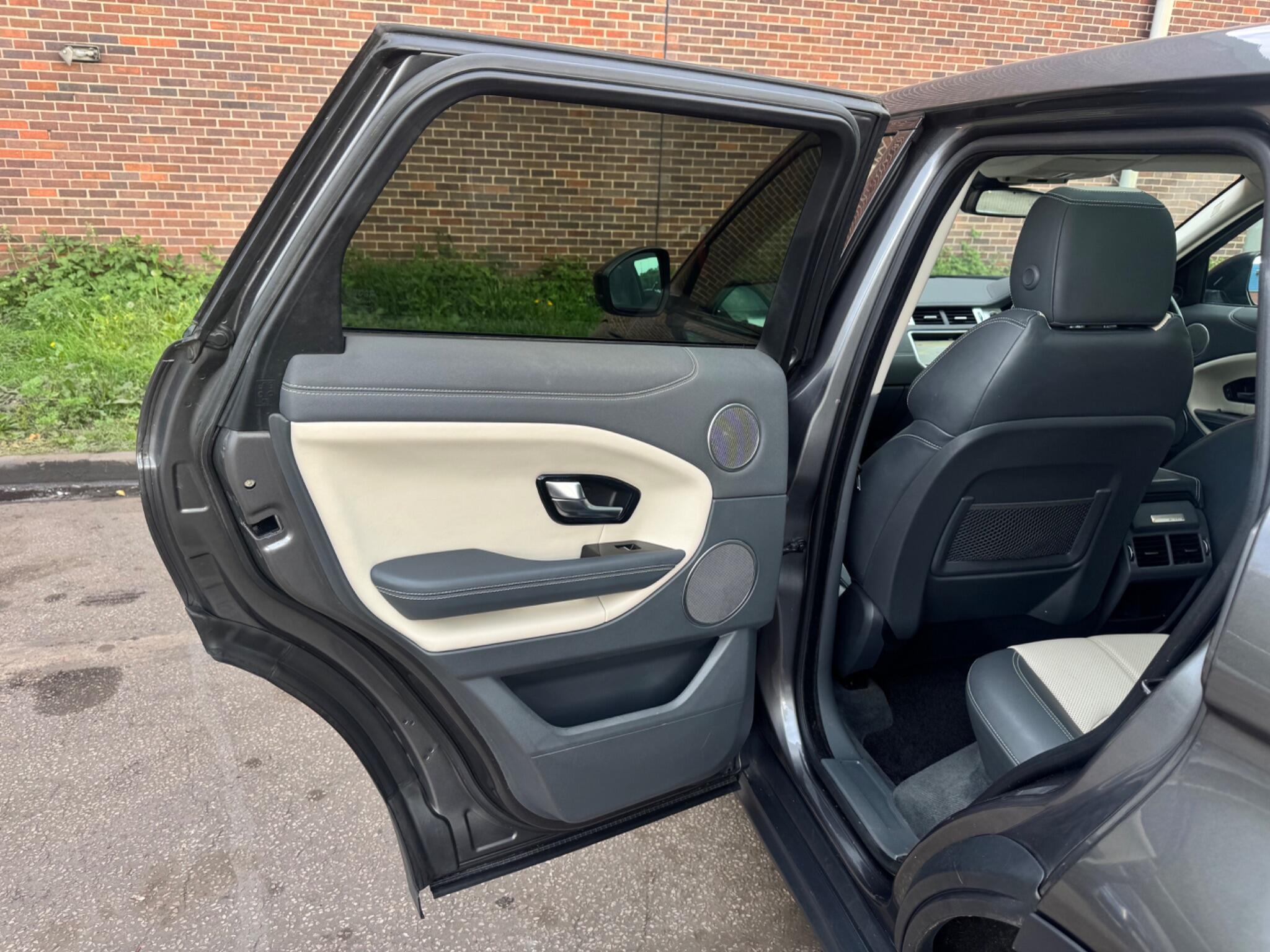Land Rover Range Rover Evoque - Image 37