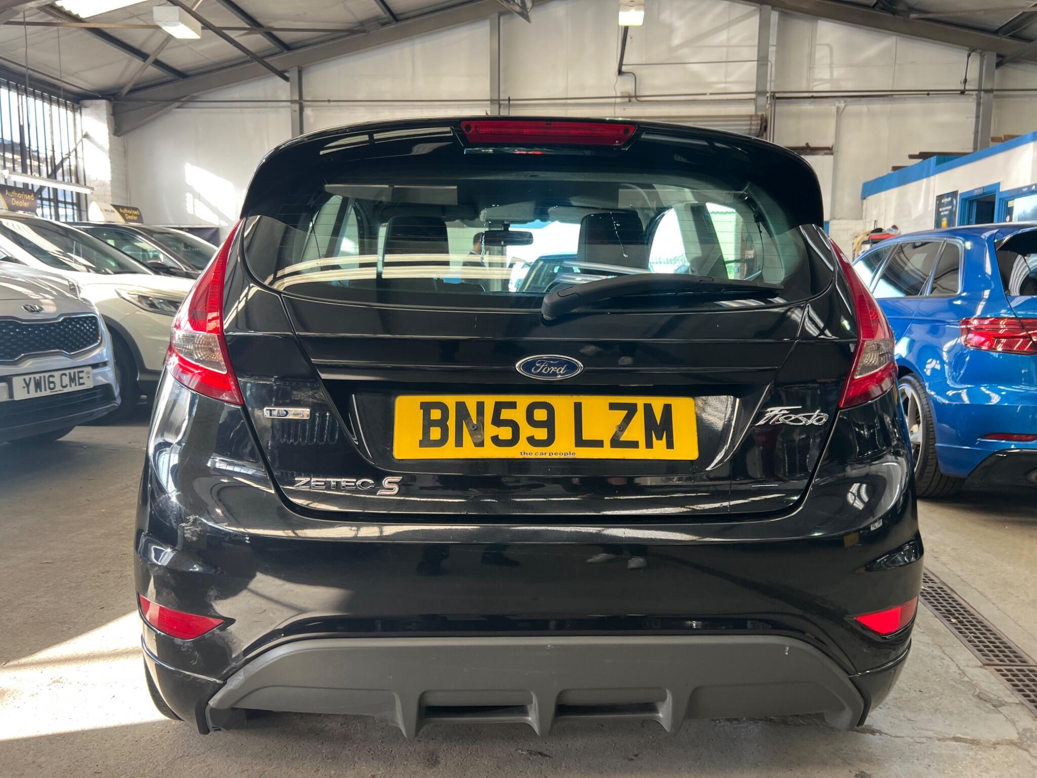 Ford Fiesta - Image 7