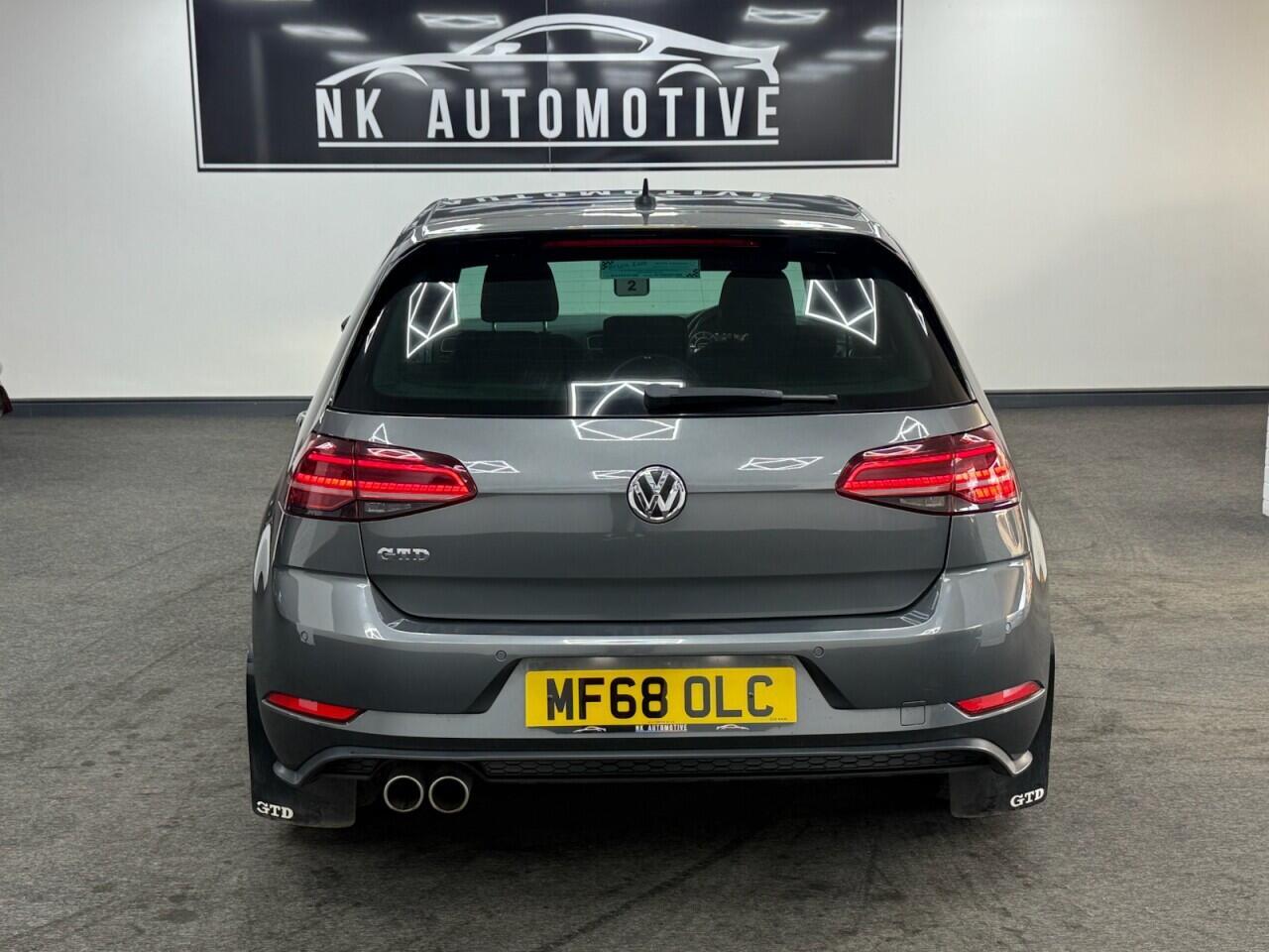 Volkswagen Golf - Image 11