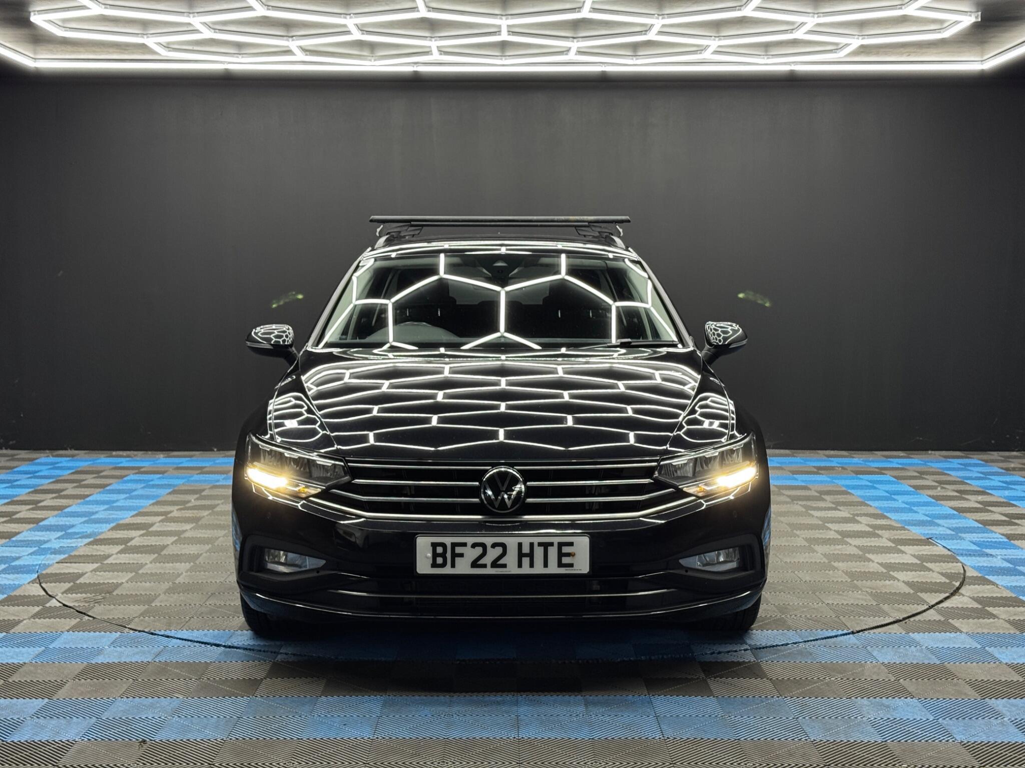 Volkswagen Passat - Image 2
