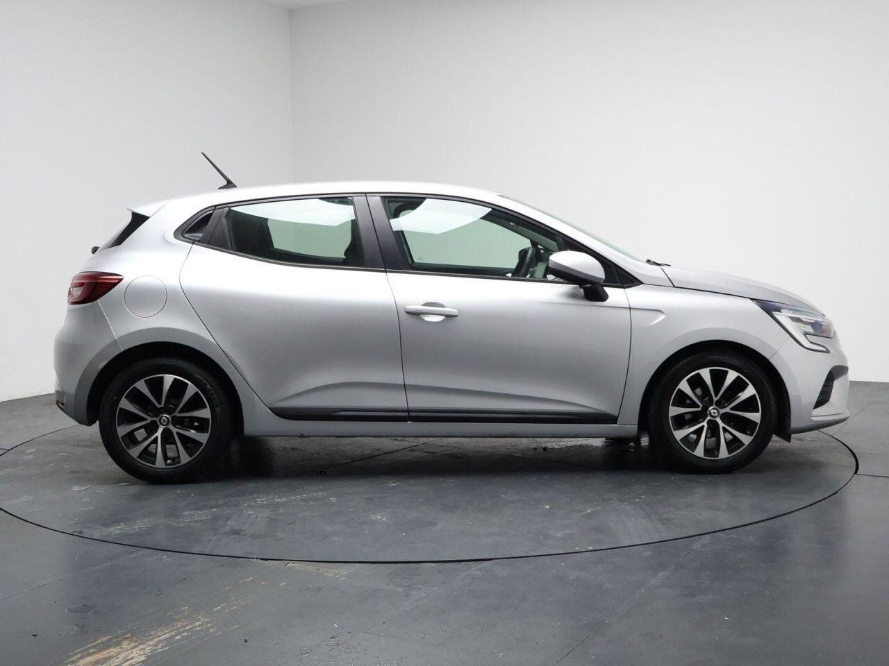 Renault Clio - Image 14